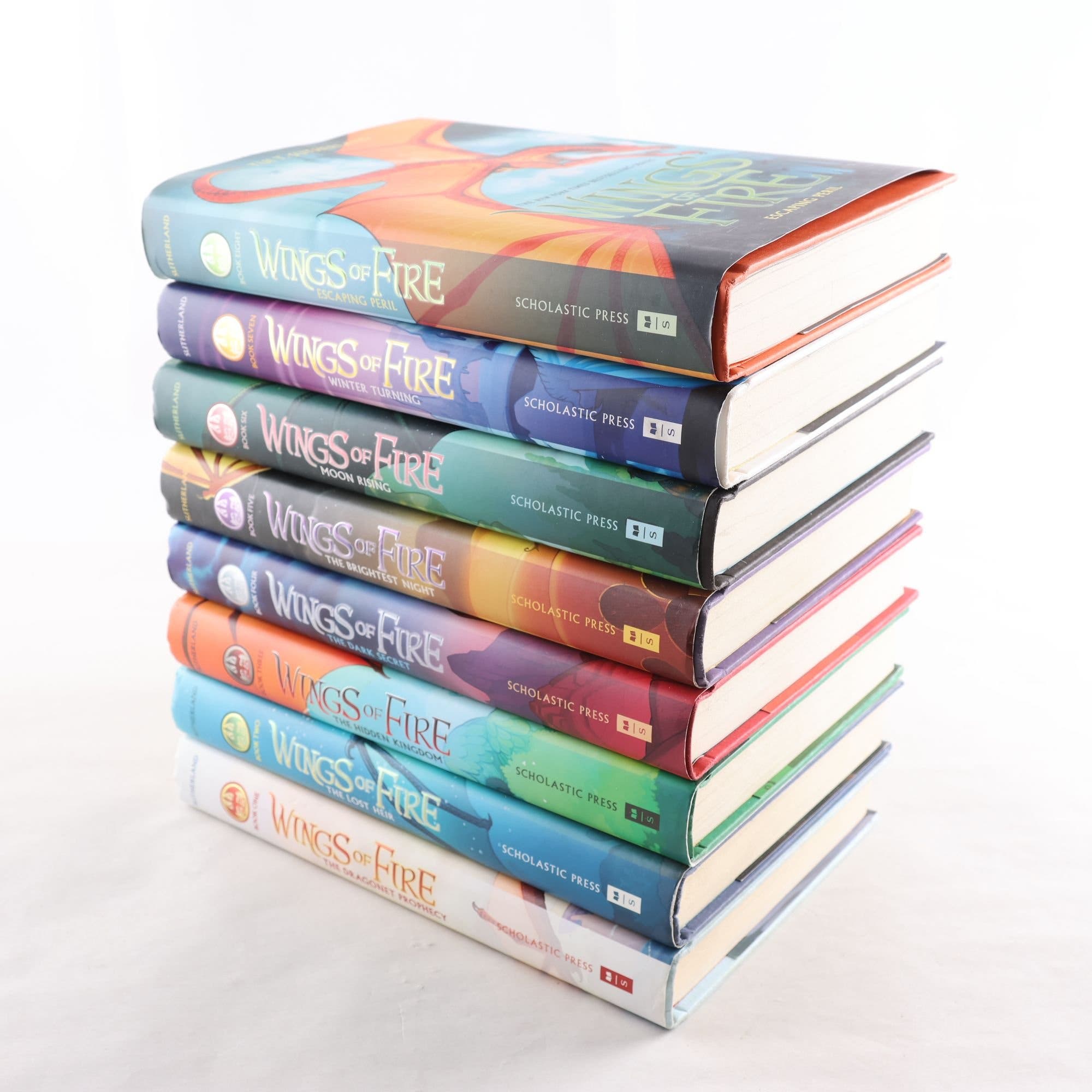 Tui T. Sutherland, Wings of Fire, Book 1-8. Samfraktas ej