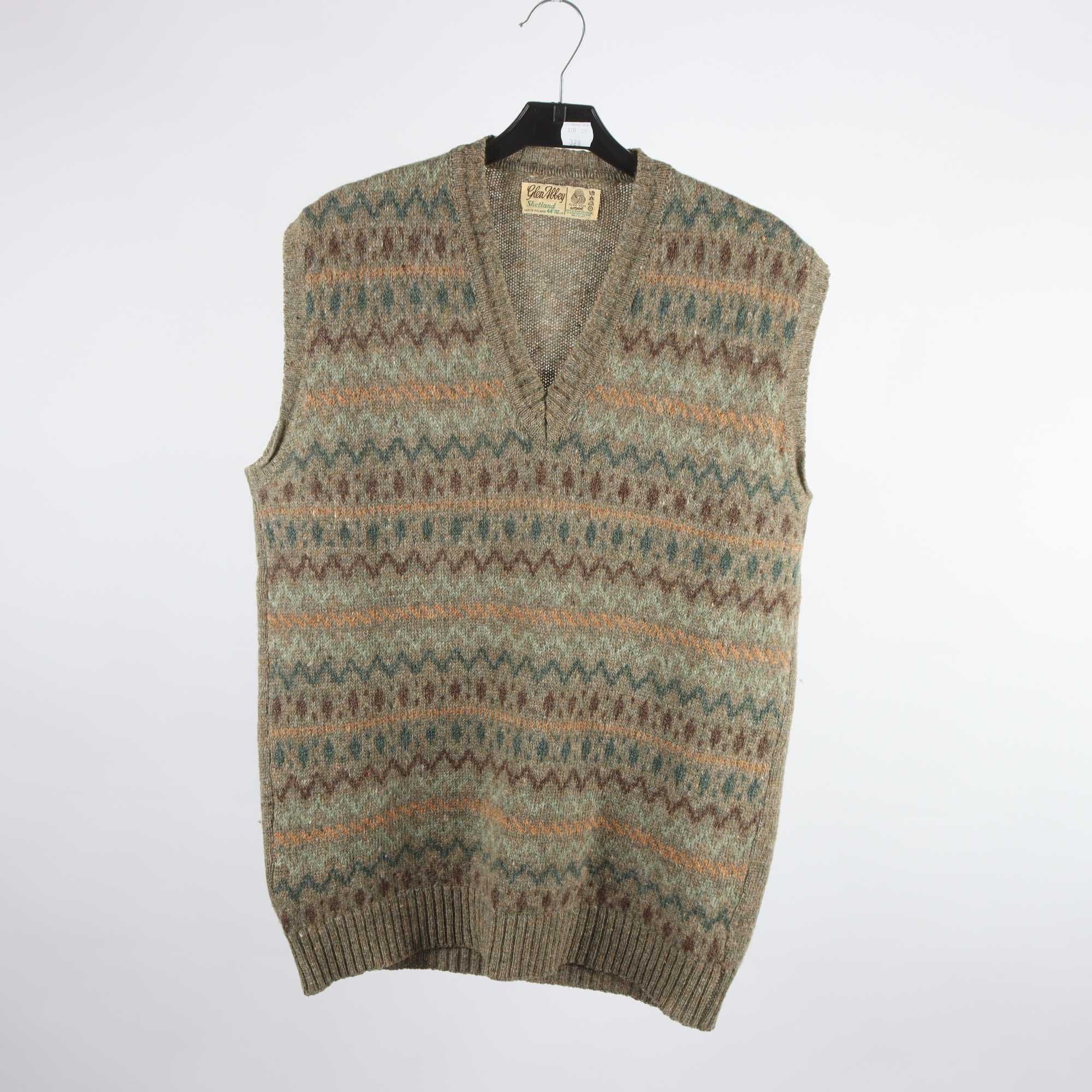 Väst, Glen Abbey, beige, 100% shetlandsull, stl. ca. M.