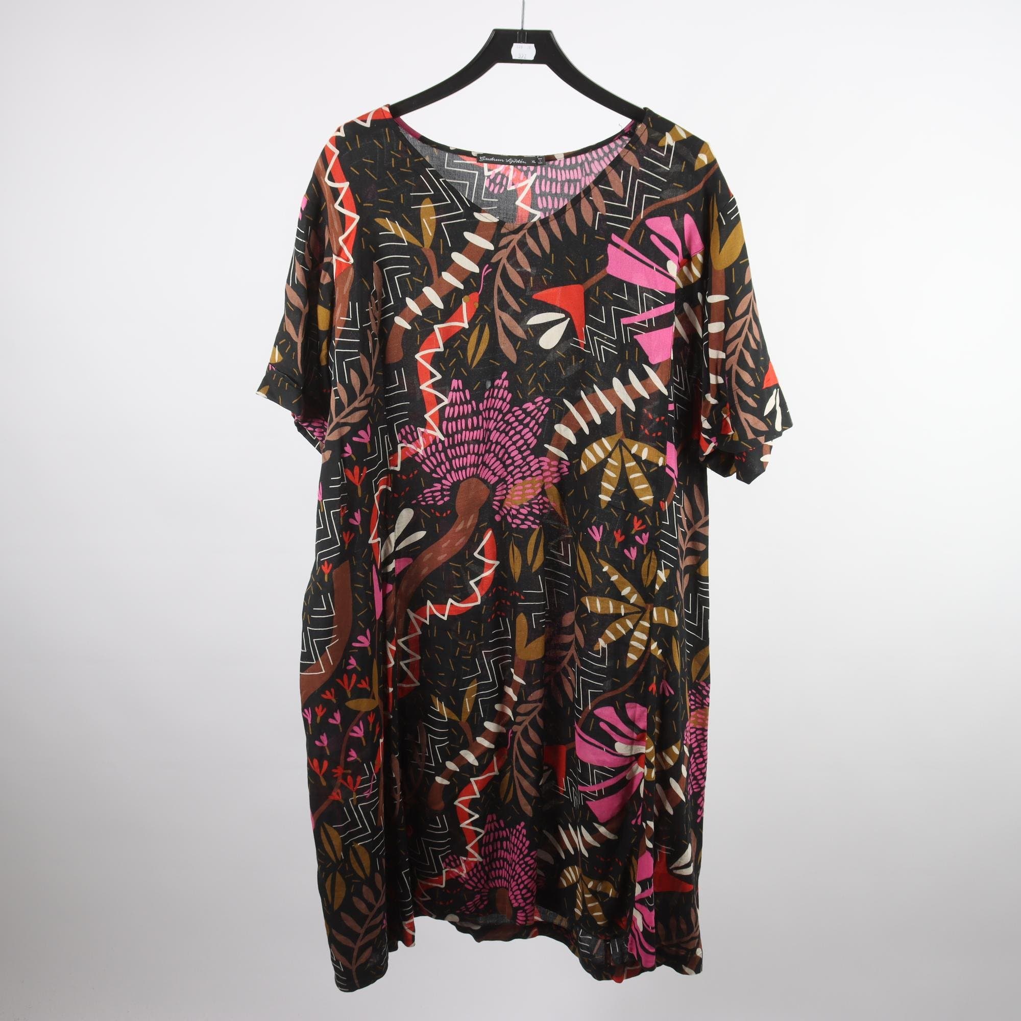 Klänning, Gudrun Sjödén, mönstrad, rosa, brun, stl. XL.