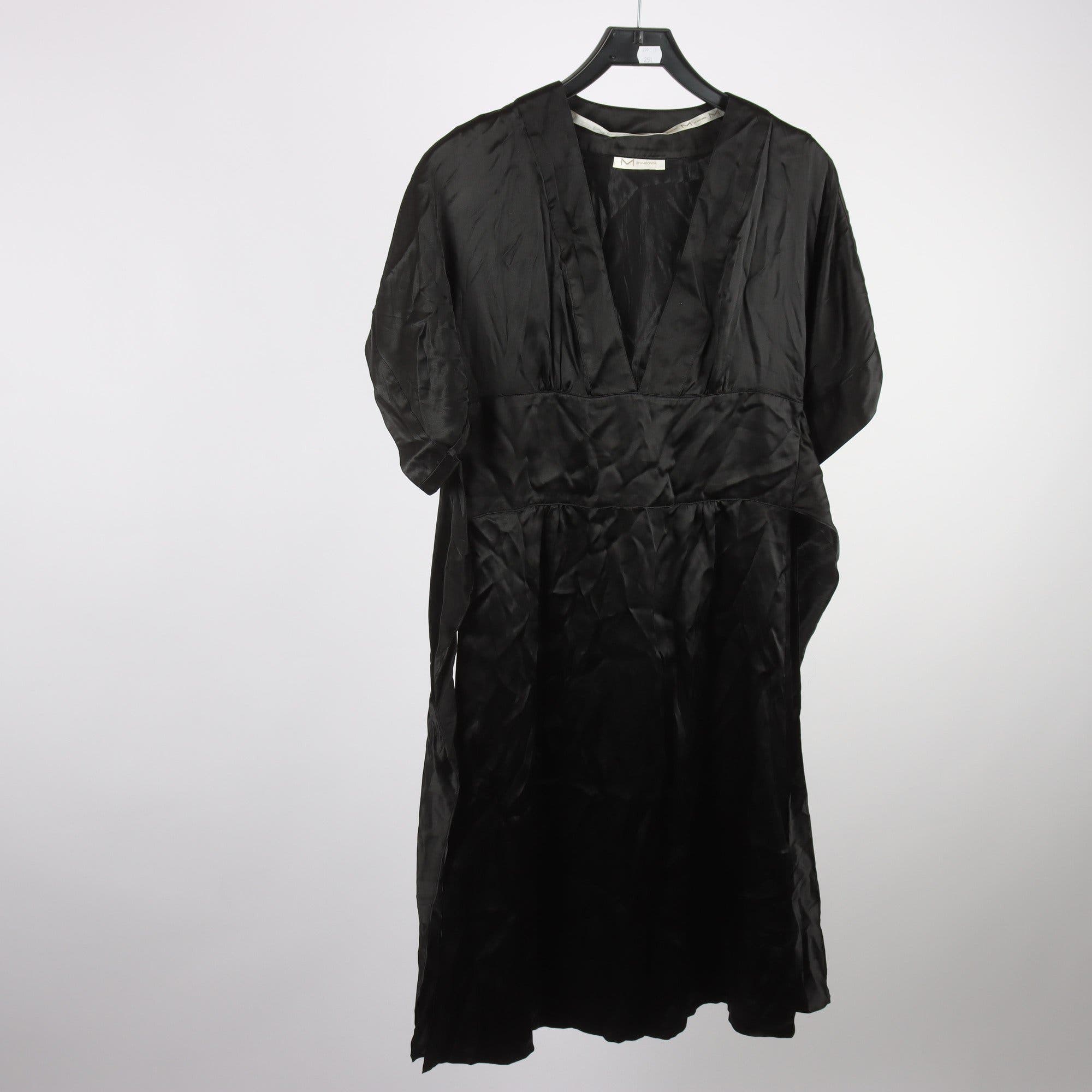 Klänning, By Madonna, svart, 100% mulberry silke, stl. 36.