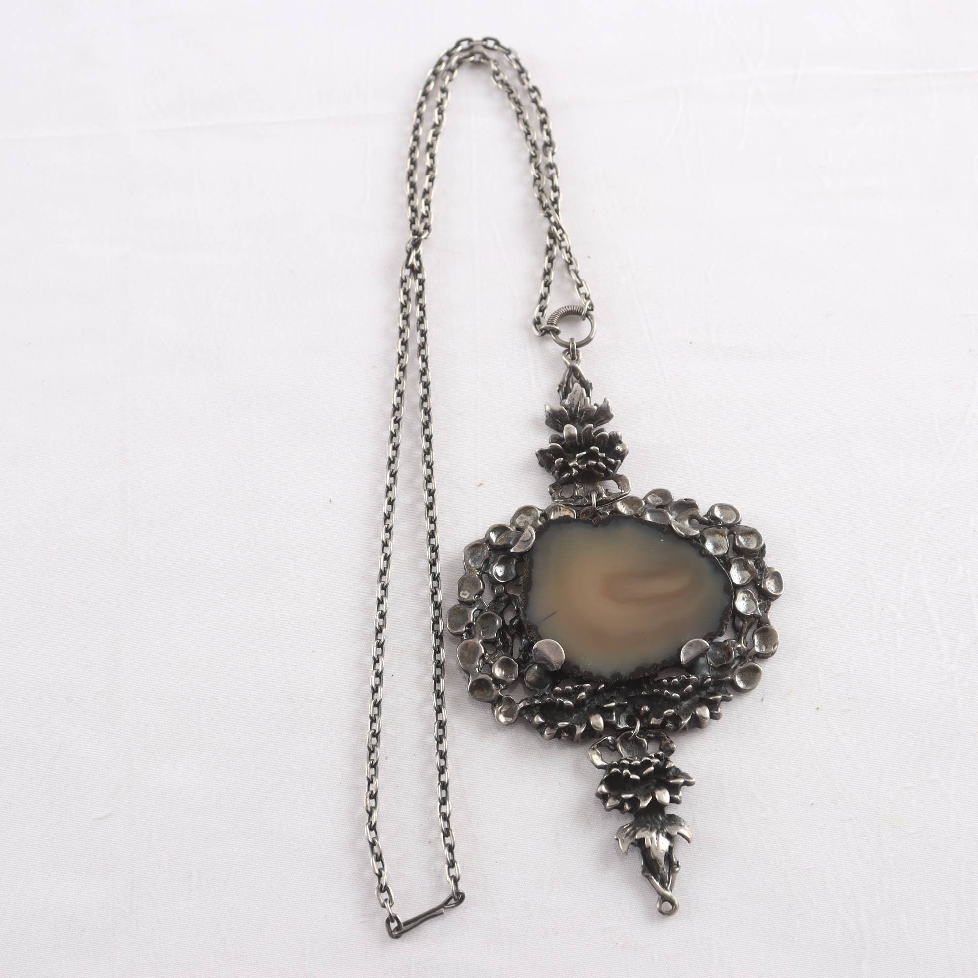 Halsband, Pentti Sarpaneva, Finland, silver 830, agat.