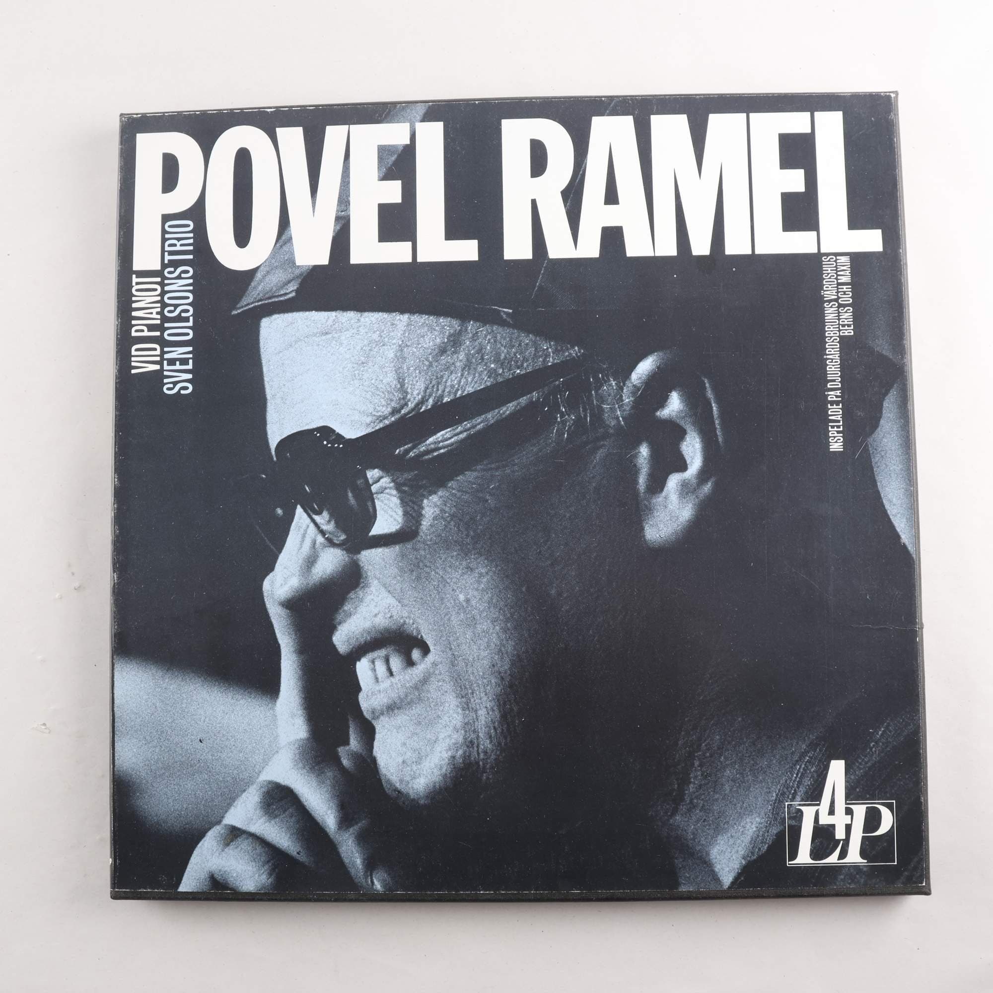 LP Sven Olssons Trio, Povel ramel, Vid Pianot
