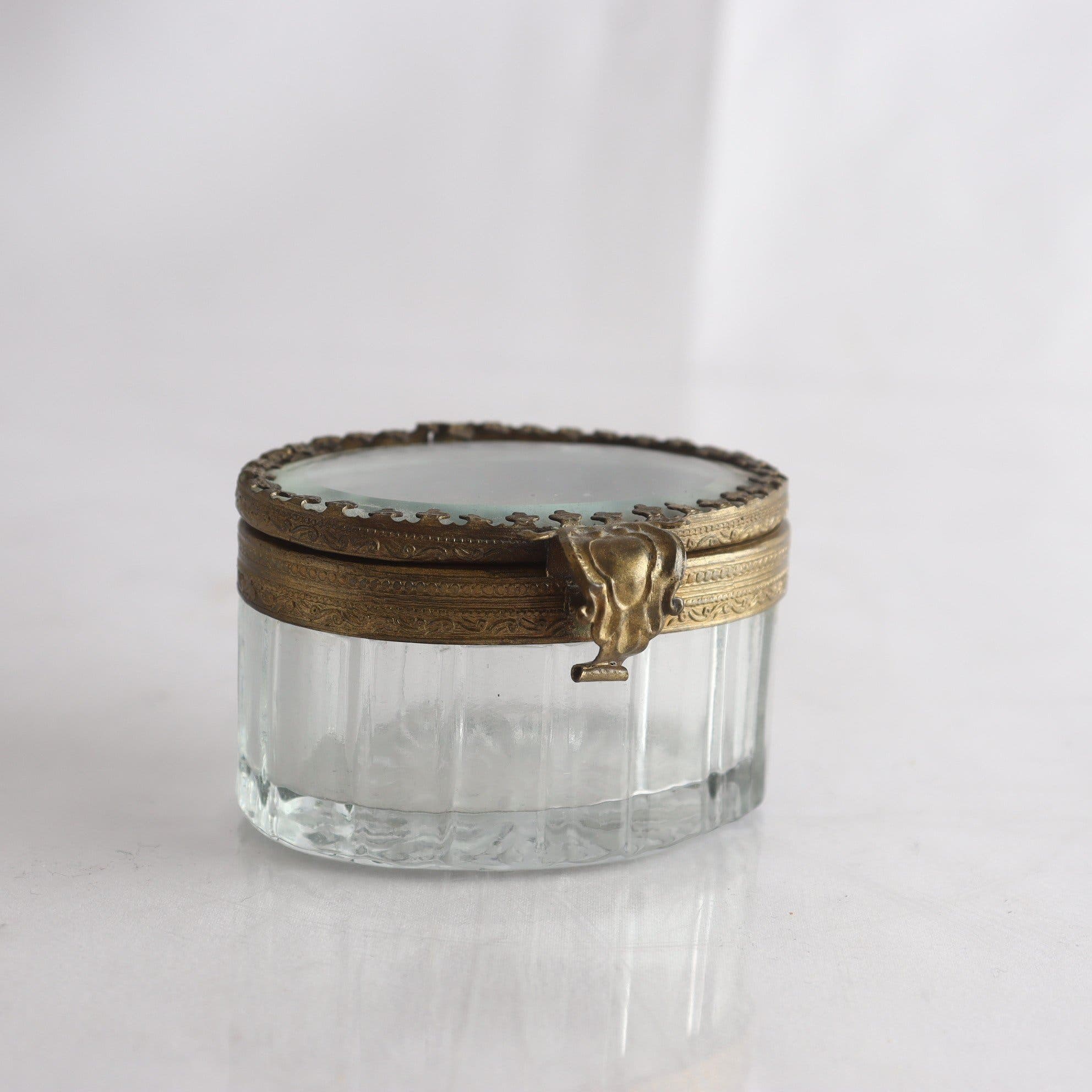 Glasburk med lock ,Mässing , Slipat glas, sekelskiftet