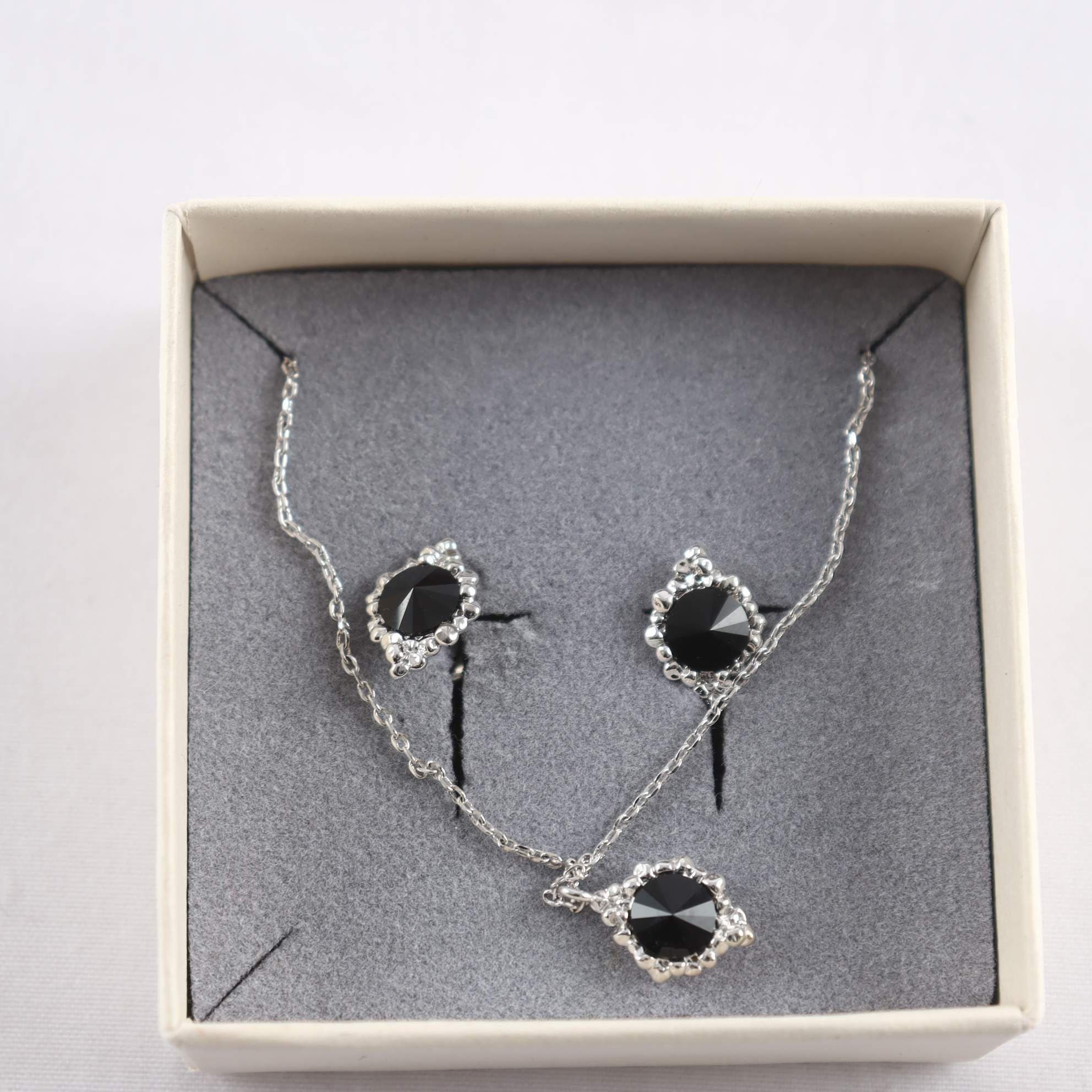 Halsband & örhängen, Lily & Rose