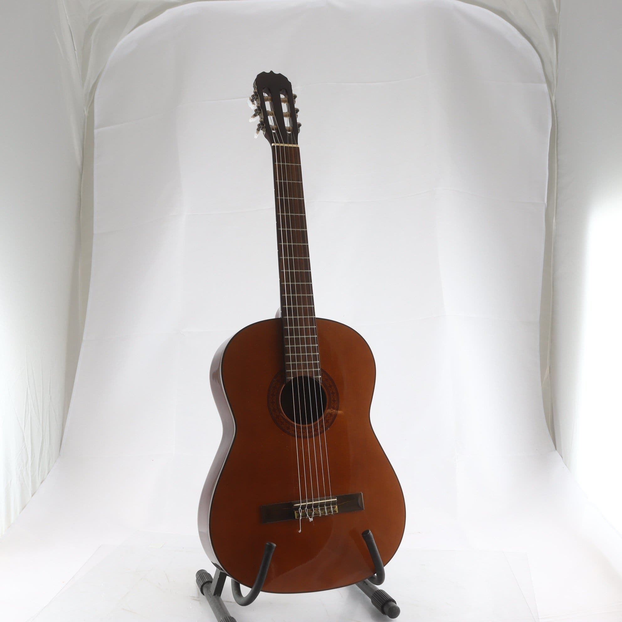 Akustisk gitarr, Class 36. Endast avhämtning.