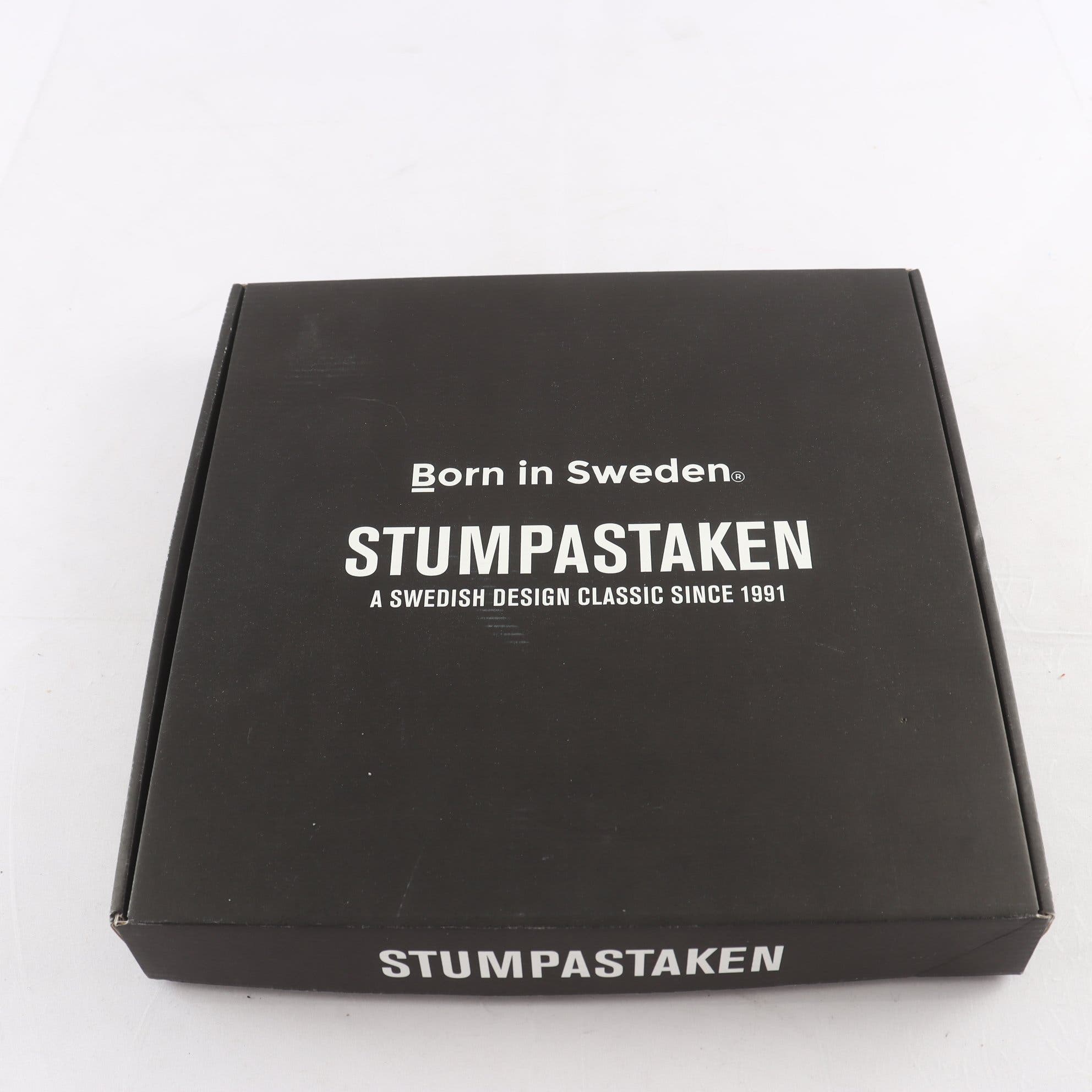 Stumpstaken, Born in sweden. Samfraktas ej.
