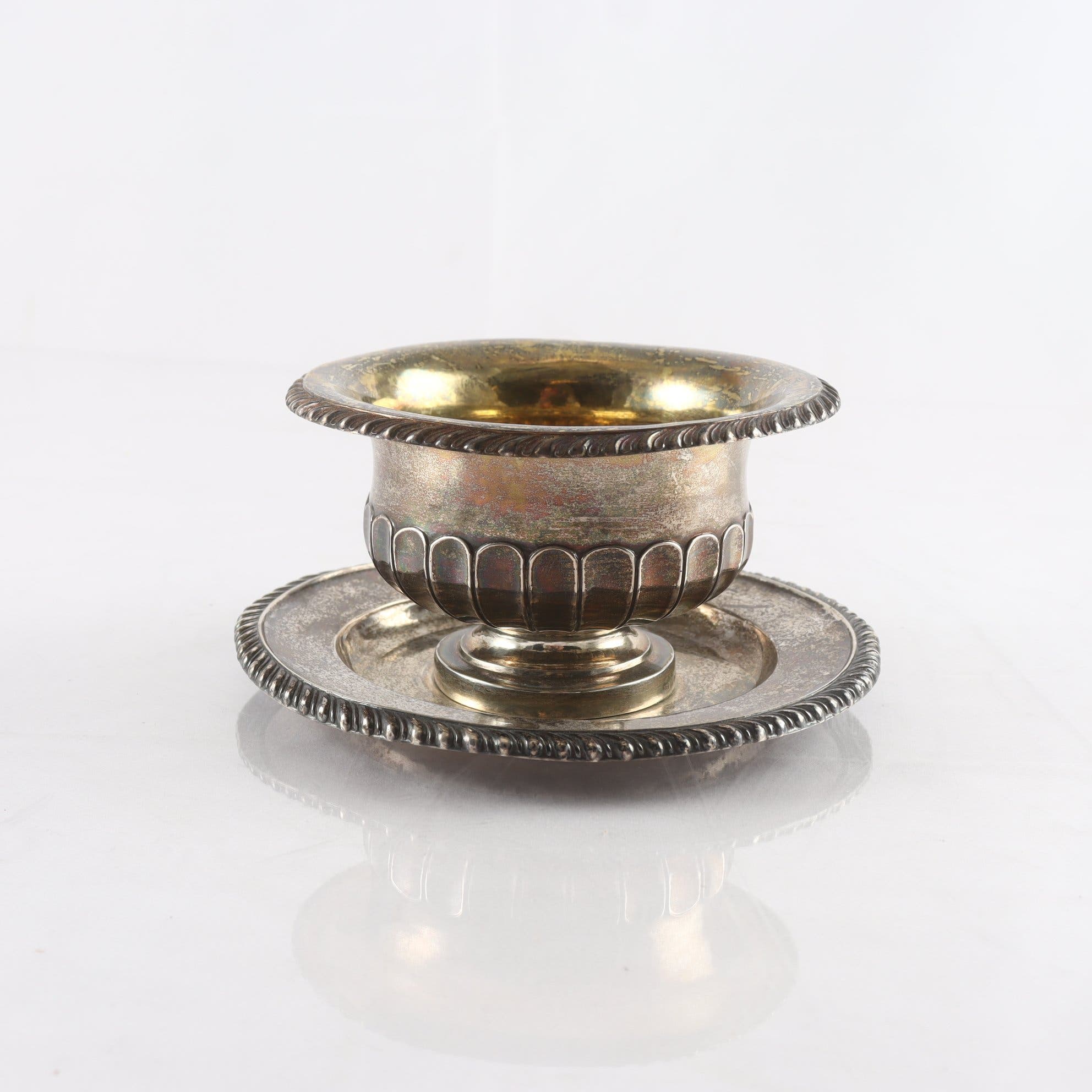 Såsskål med fat, silver, kattfot, GM 1834