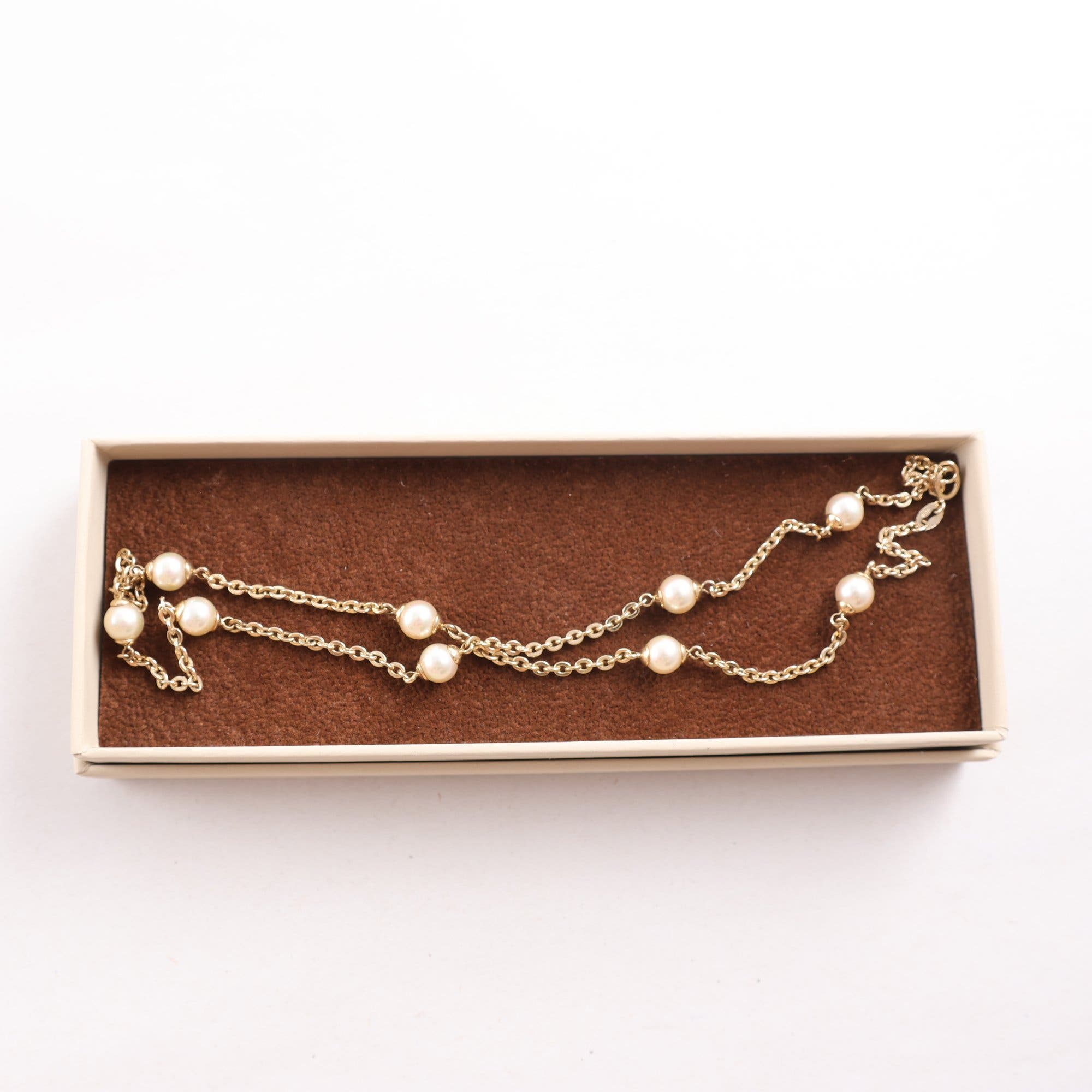 Halsband, förgyllt silver 925, syntetiska pärlor, brv: 8,3 g