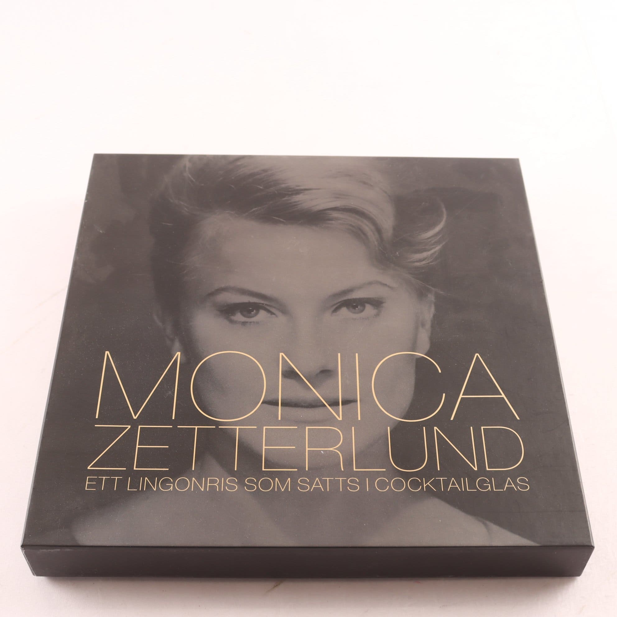 CD Monica Zetterlund, Ett Lingonris Som satts i Cocktailglas