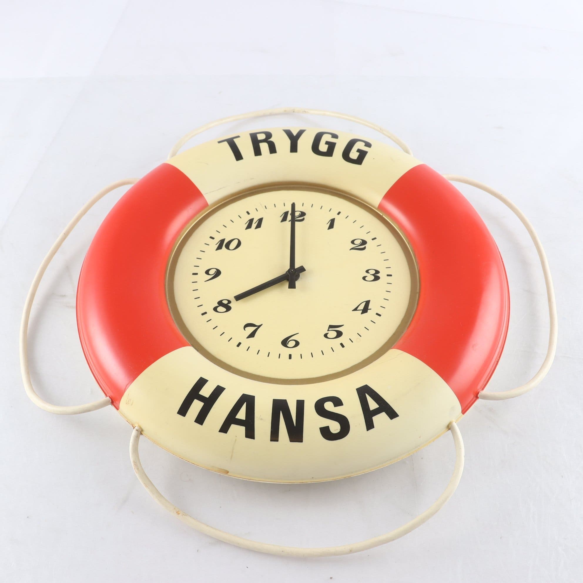 Väggklocka, Trygg Hansa. Samfraktas ej.