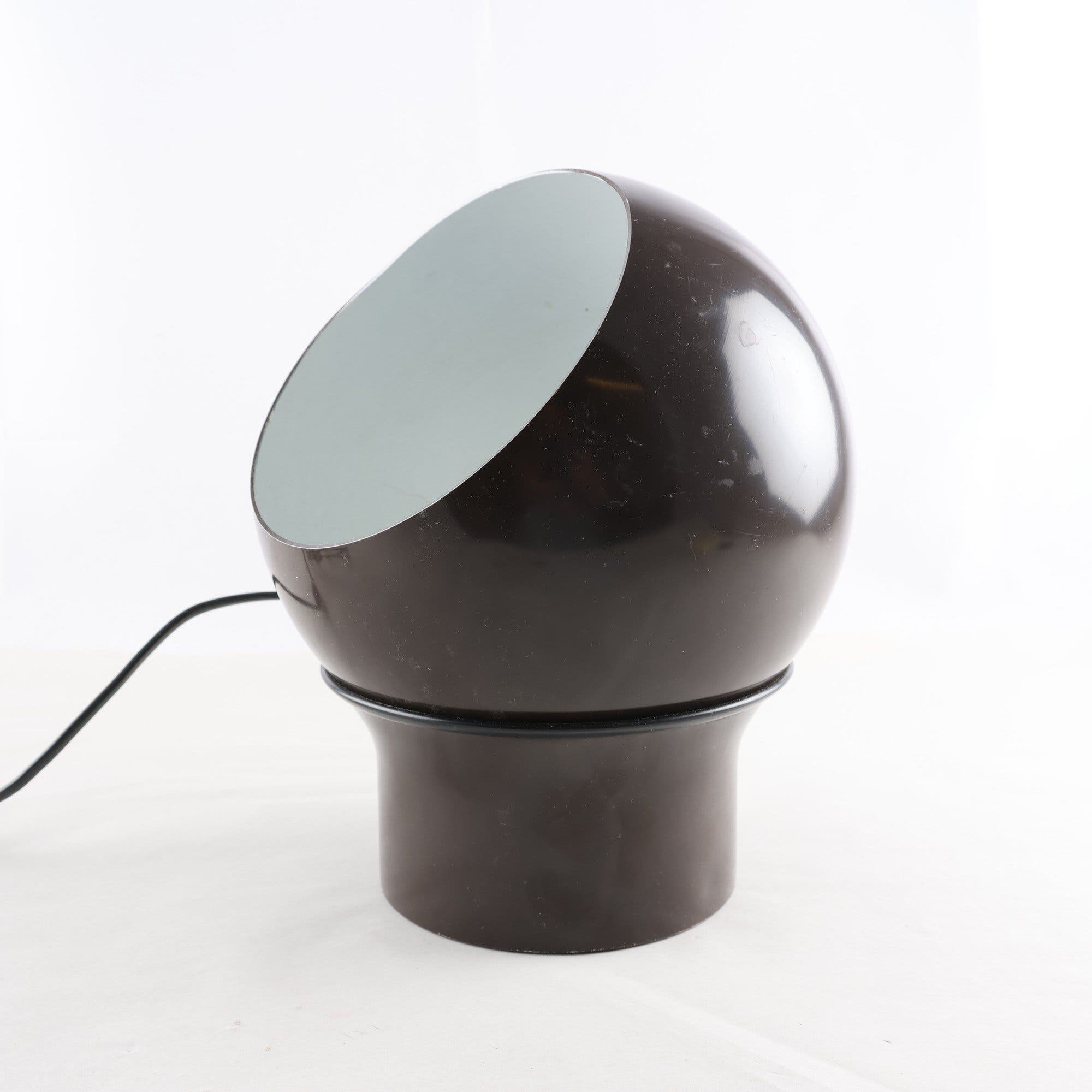 Vägglampa, Hemi Klot 3, metall. Samfraktas ej
