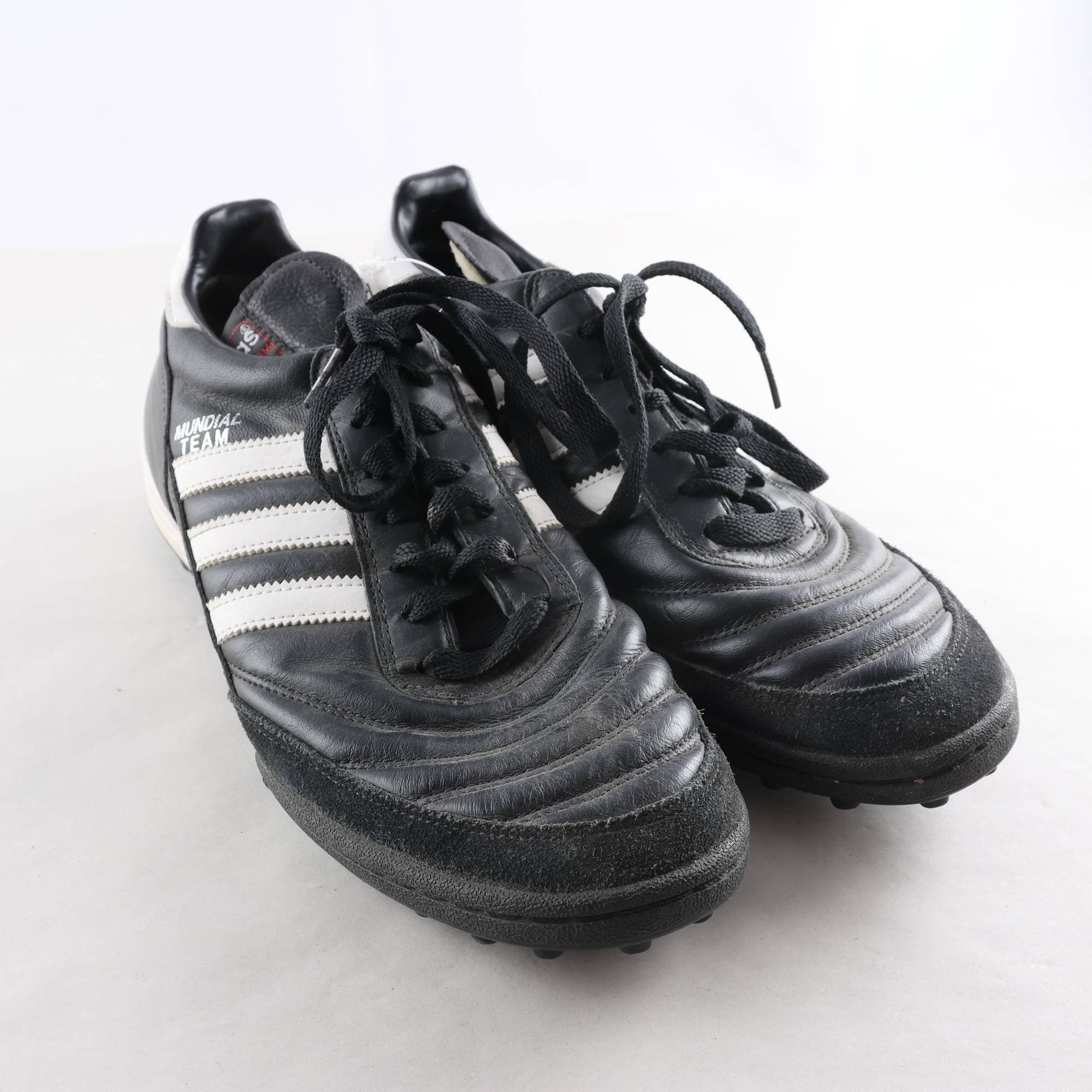 Fotbollsskor, Adidas Mundial Team, stl. 44 (UK9.5)