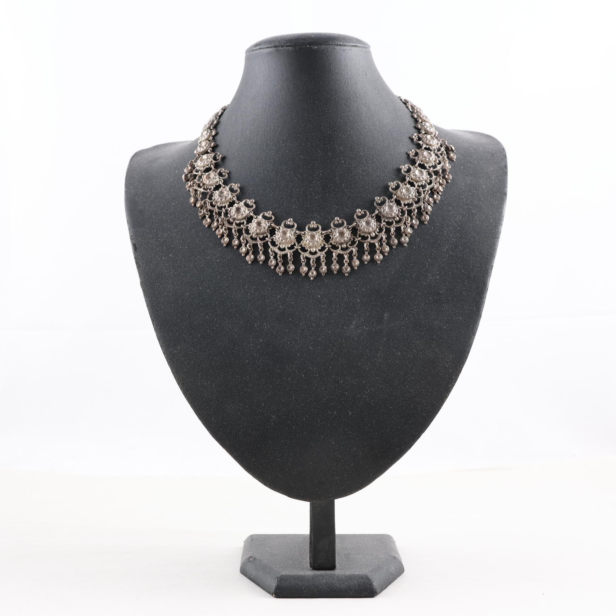Halsband, silver, vikt: 27.6g