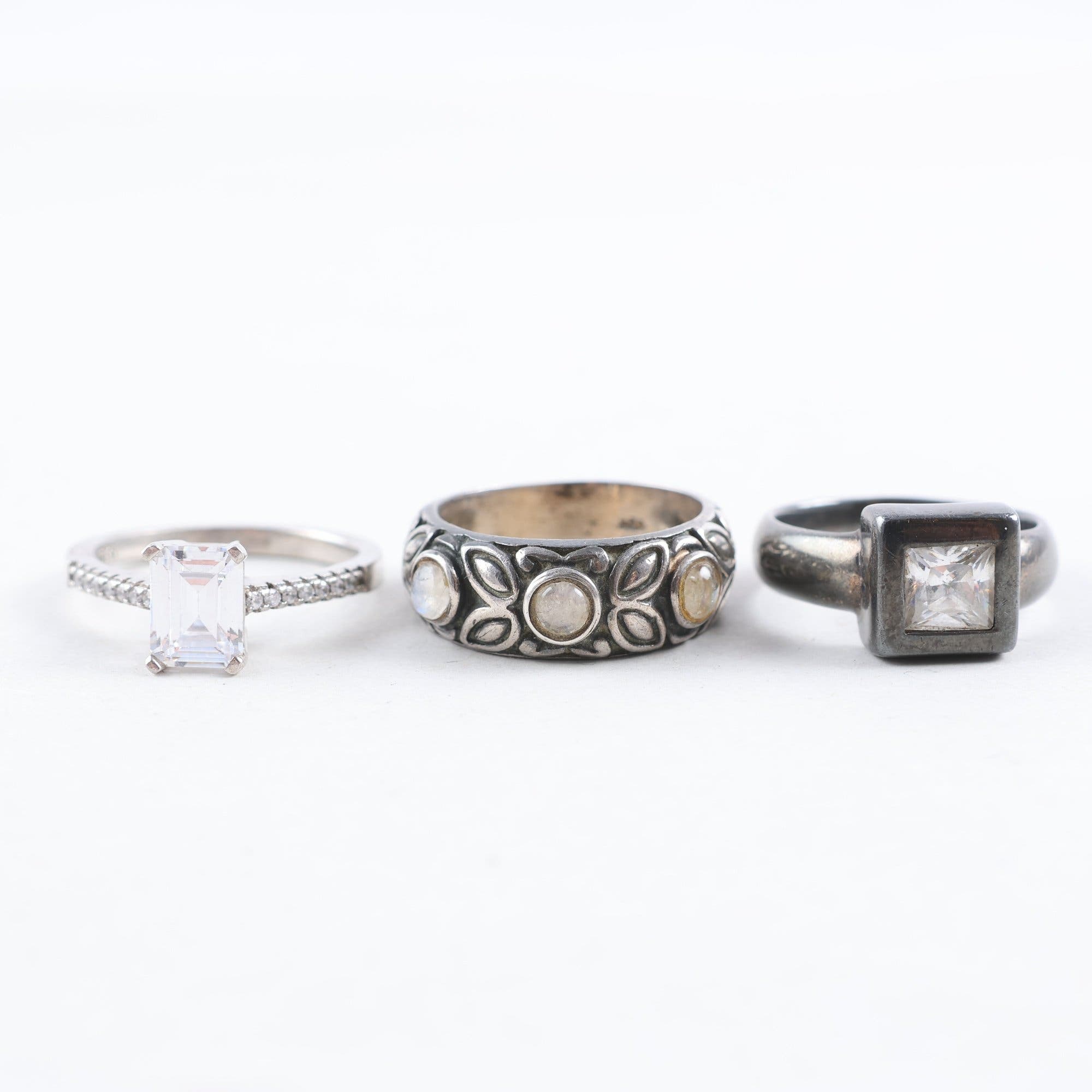 Ringar, tre stycken, silver, glas, brv: 17.7g