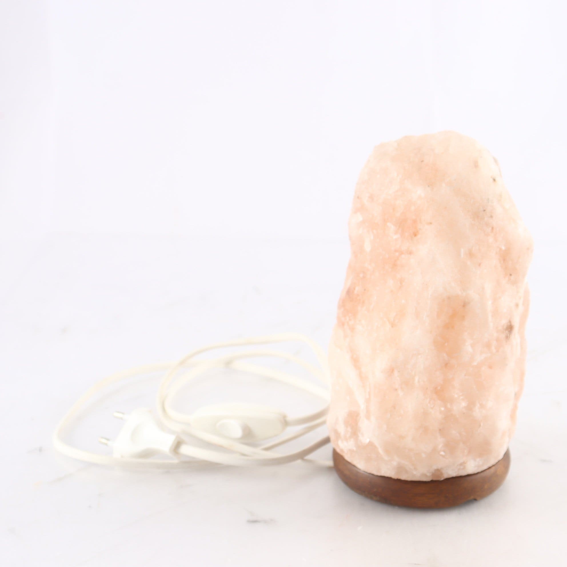 Saltlampa. Samfraktas ej.