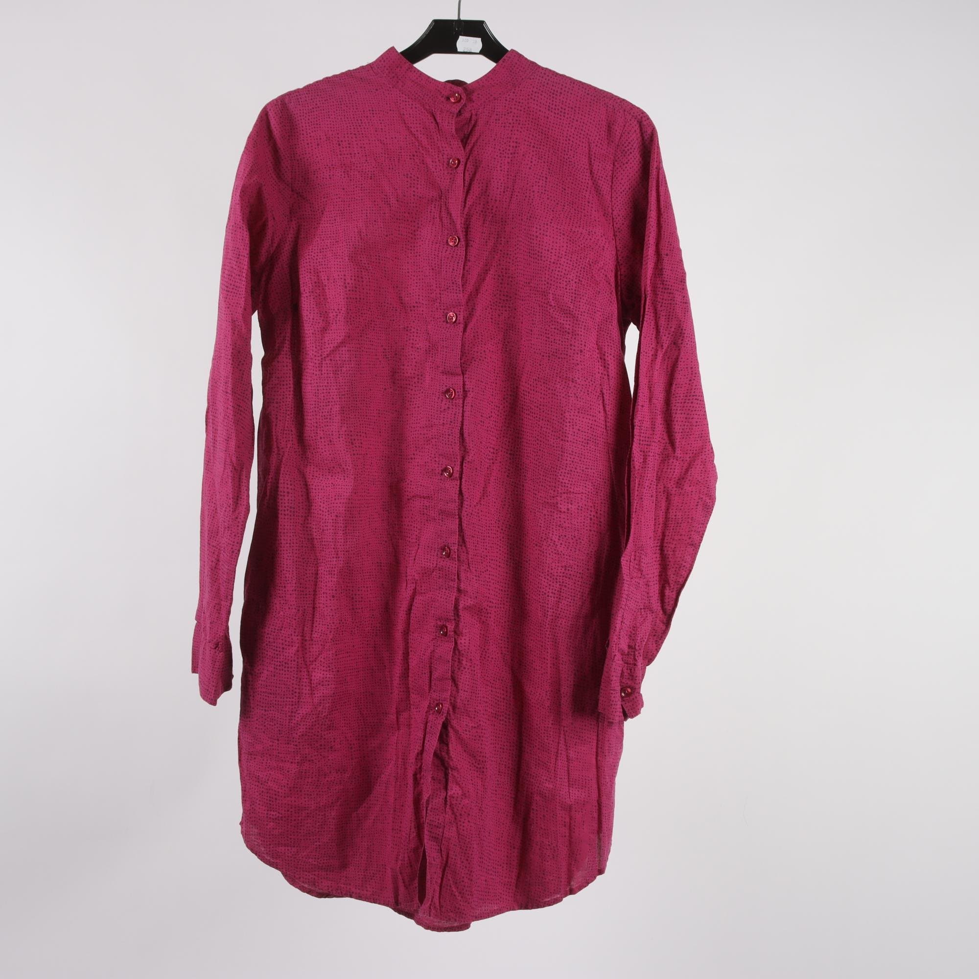 Blus, Marimekko, vinröd, prickig, stl. 38.