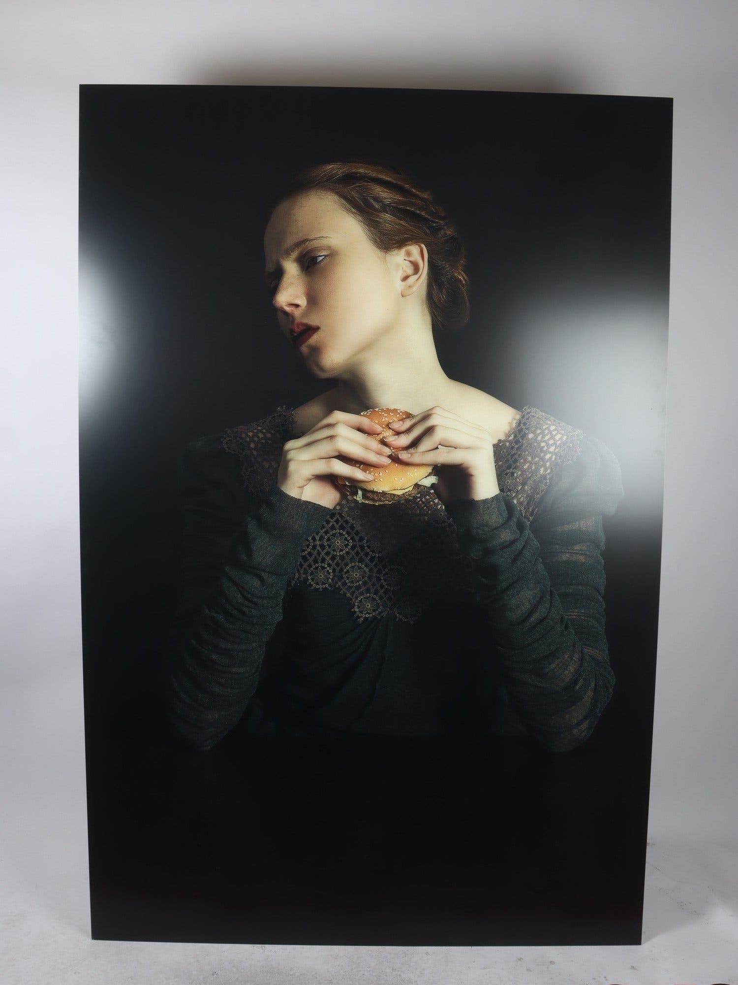 Fotografi, ”Burger”, Romina Ressia, Yellow Korner, nr 51/100. Endast avhämtning