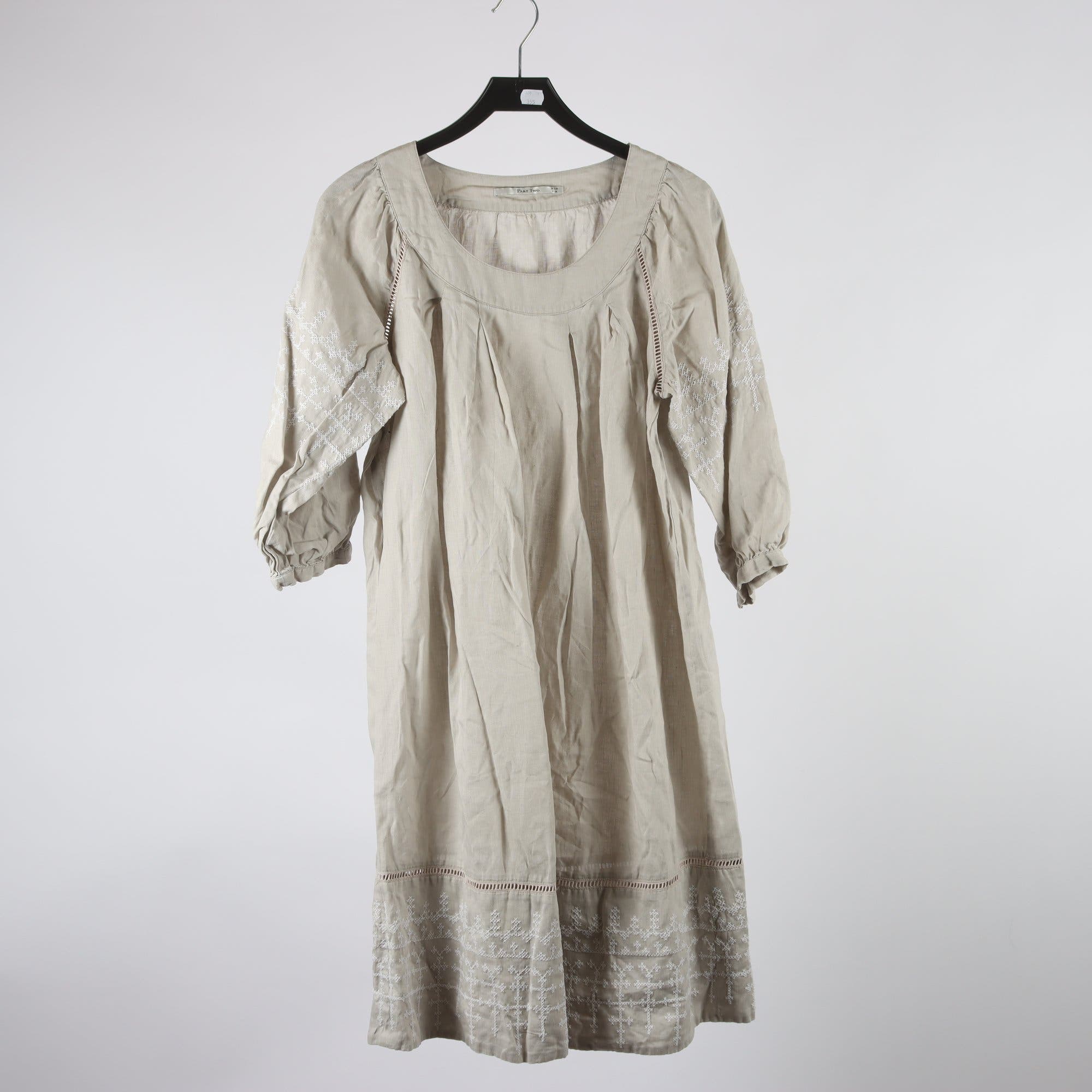 KLänning, Part Two, beige, 100% lin, stl. 38.
