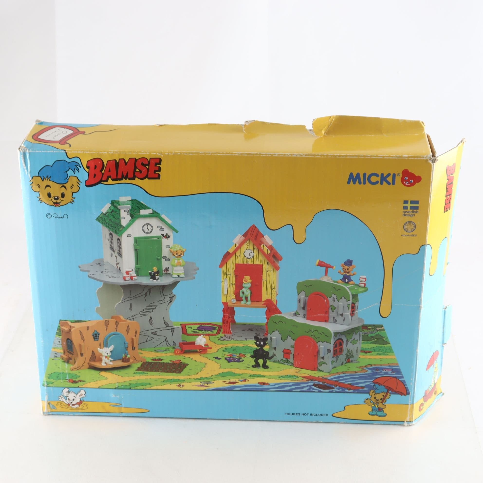 Lekhus, Bamse,med byggnaden,micki.