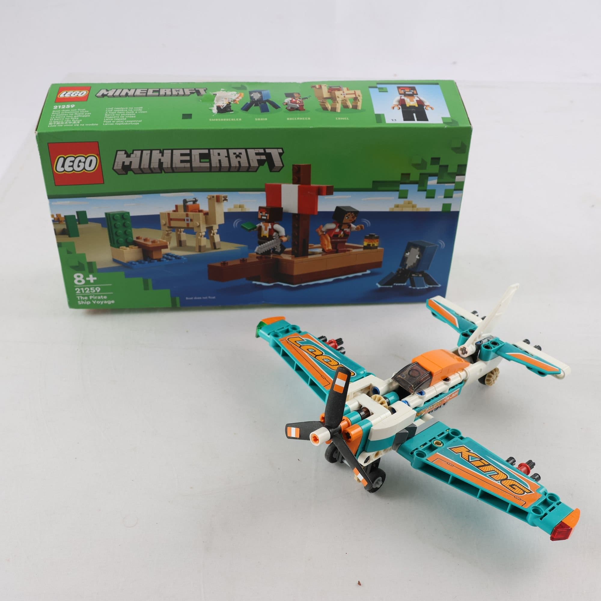 Lego Minecraft 21259 & flygplan.