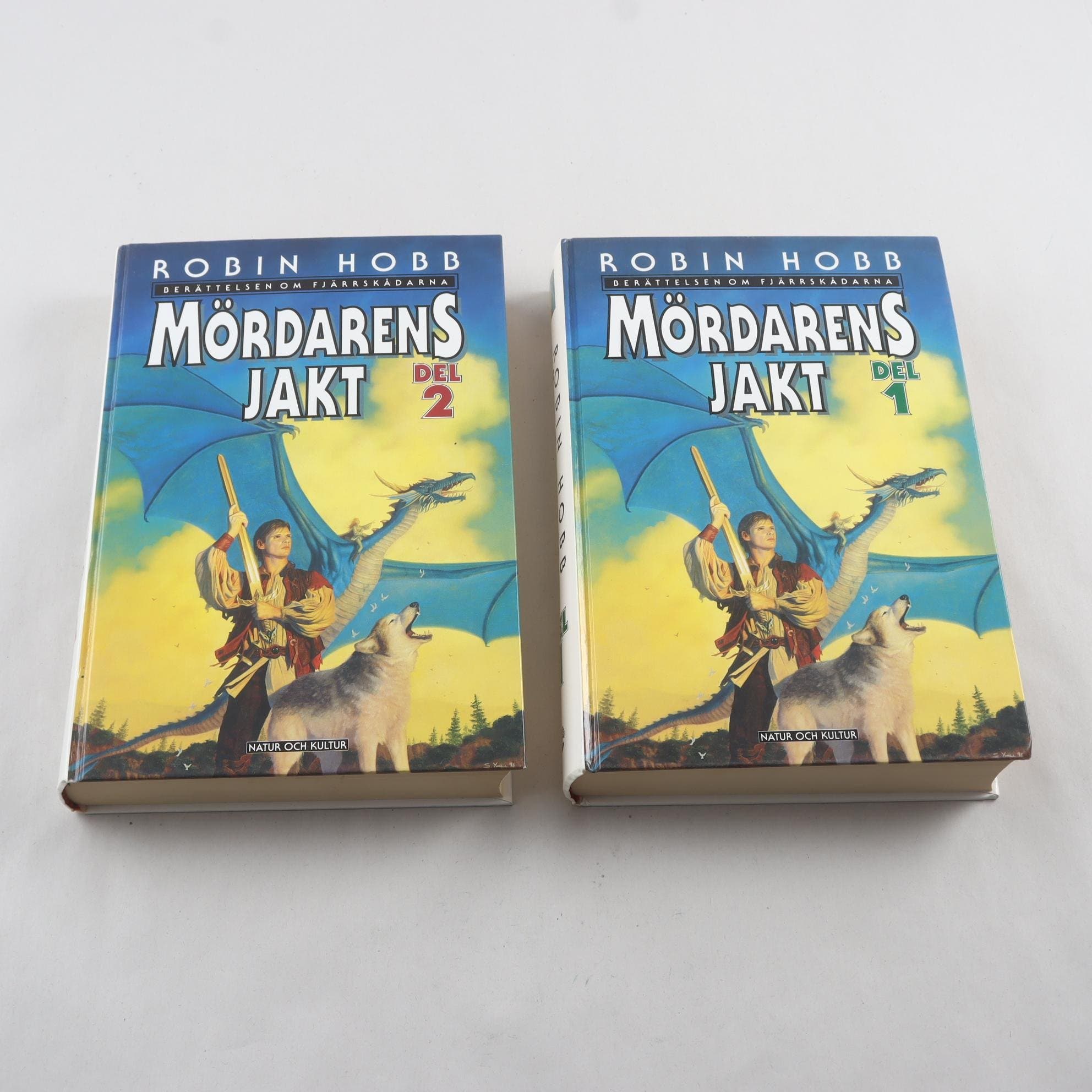 Robin Hobb, Mördarens jakt, Del 1-2