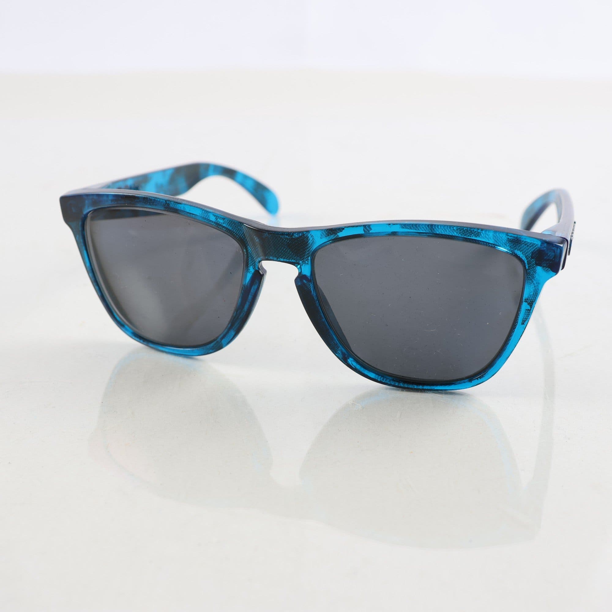 Solglasögon, Oakley frogskins