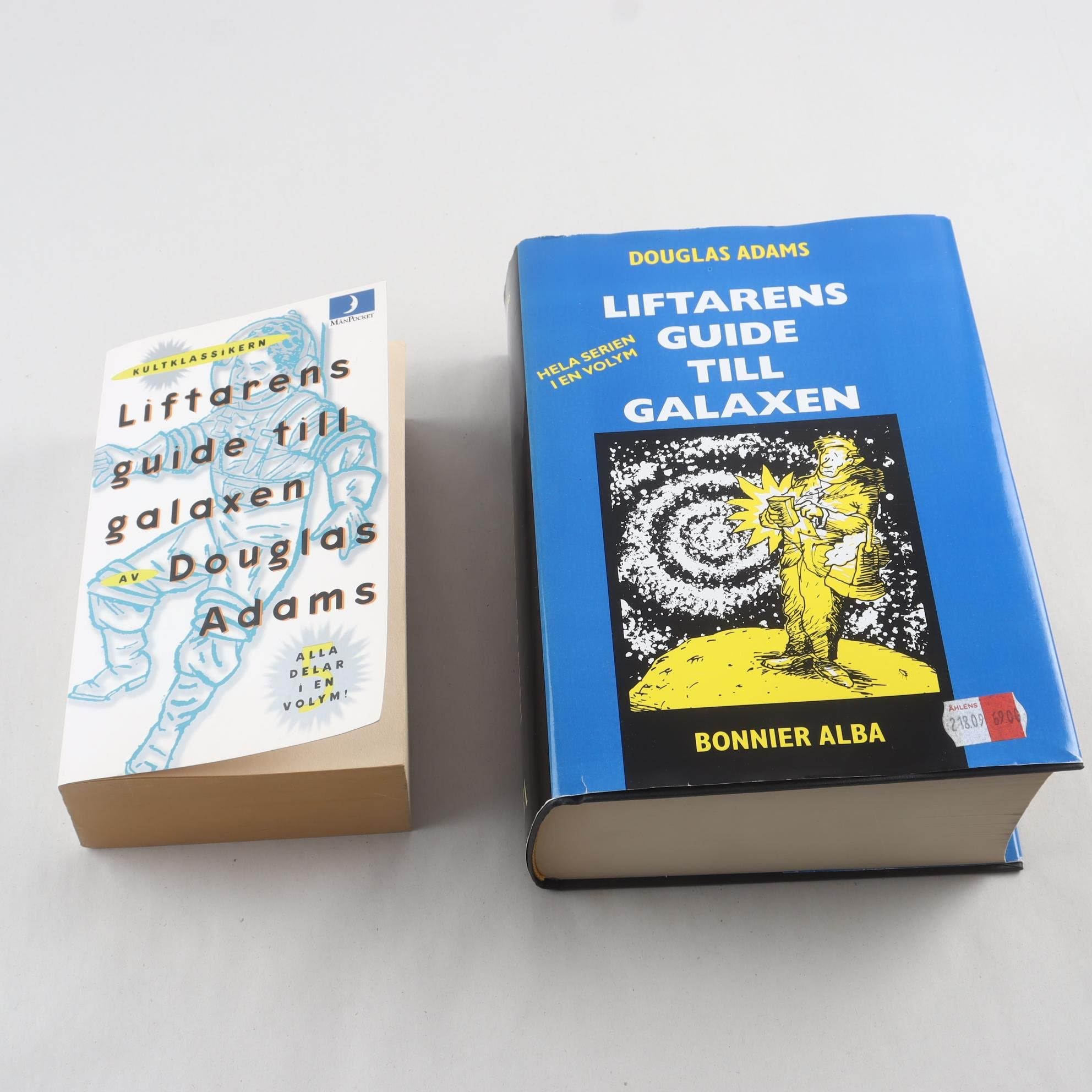 Douglas Adams, Liftarens guide till galaxen, 2 olika upplagor