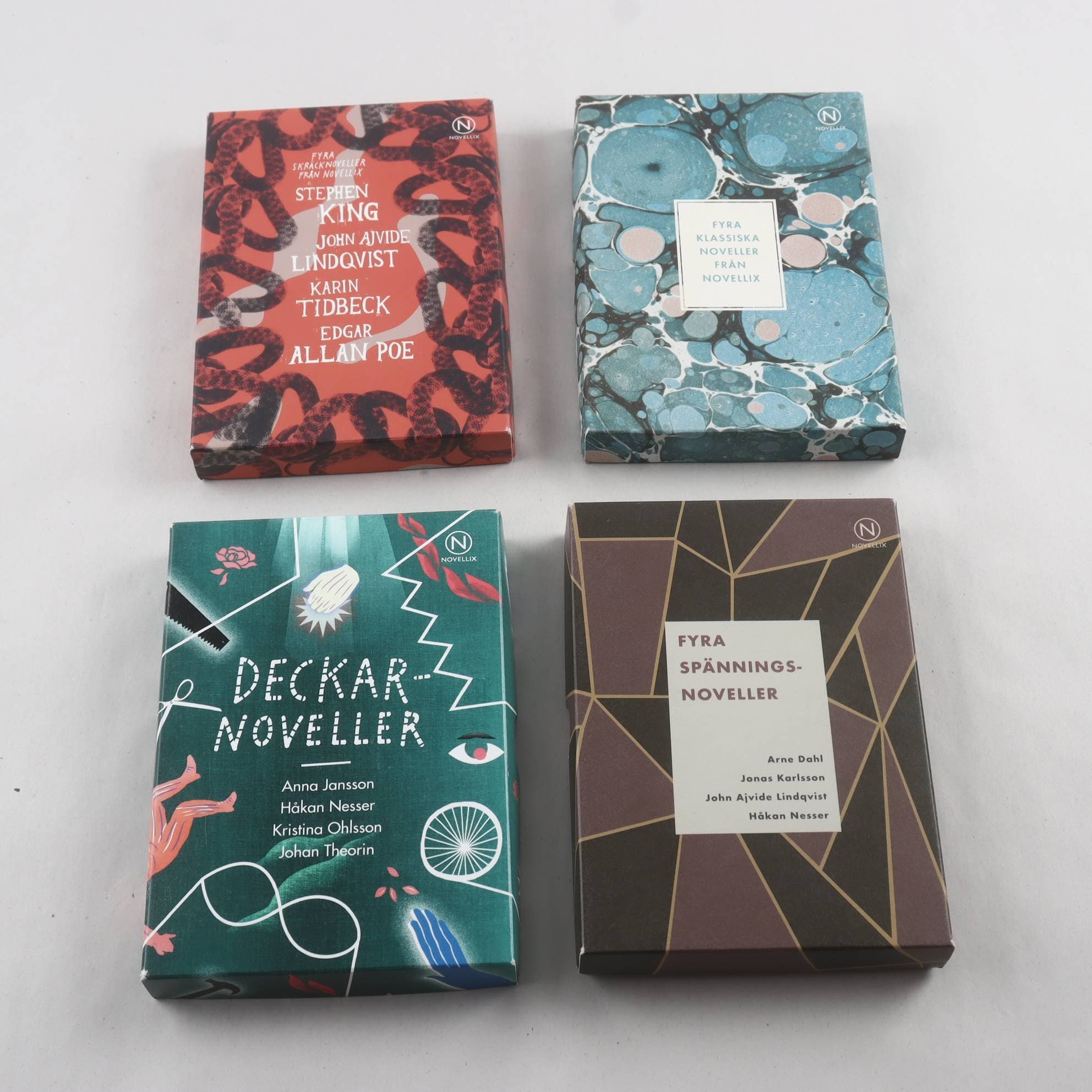 Novellix, paket med 4 novellboxar, 4 böcker i varje box