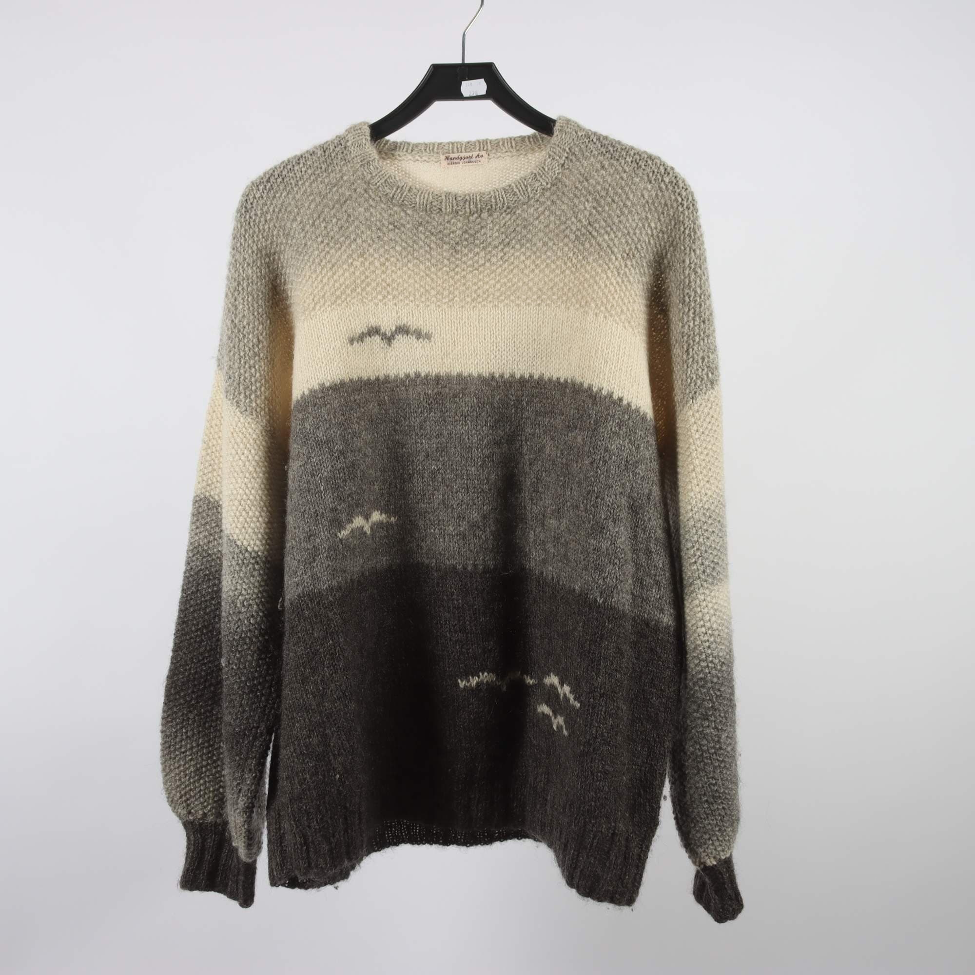 Tröja, Handgjort av Hjördis Johansson, grå, beige, stl. ca. XL-XXL.