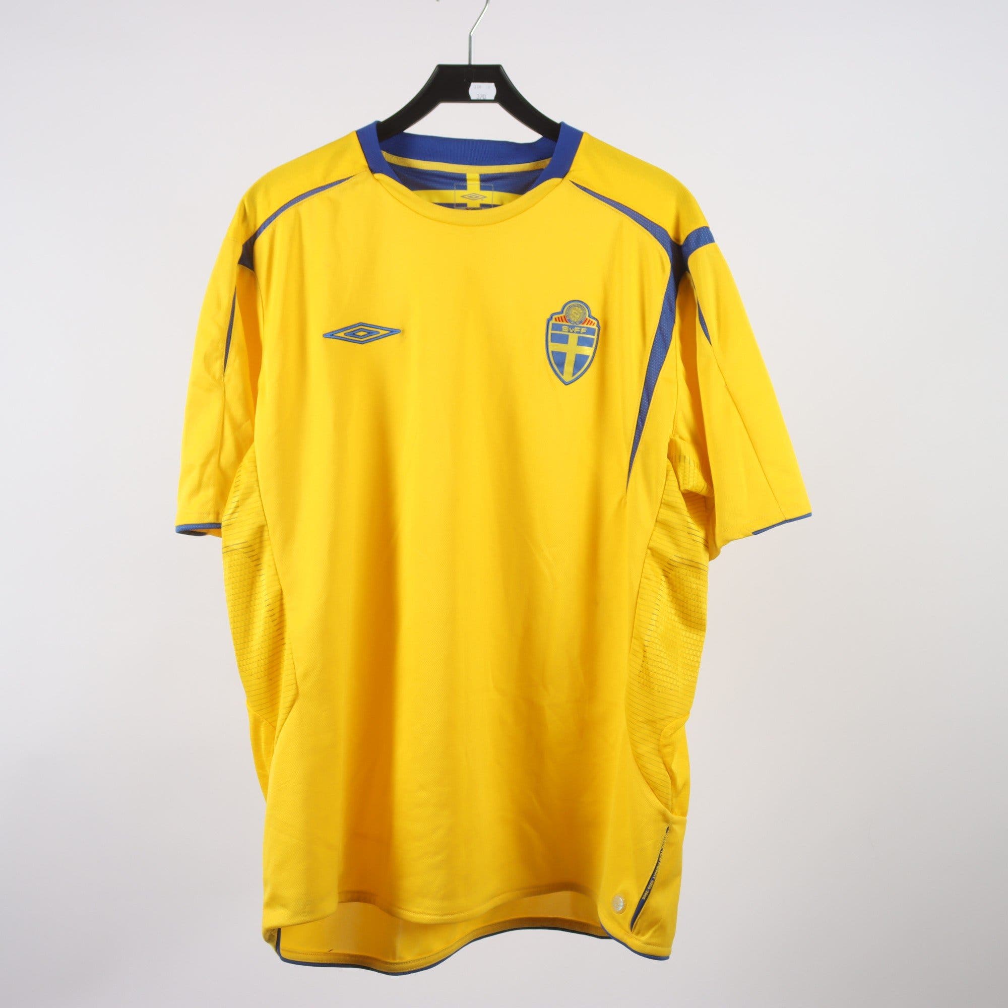 Fotbollströja, Umbro, SvFF, gul, blå, stl. XXL.