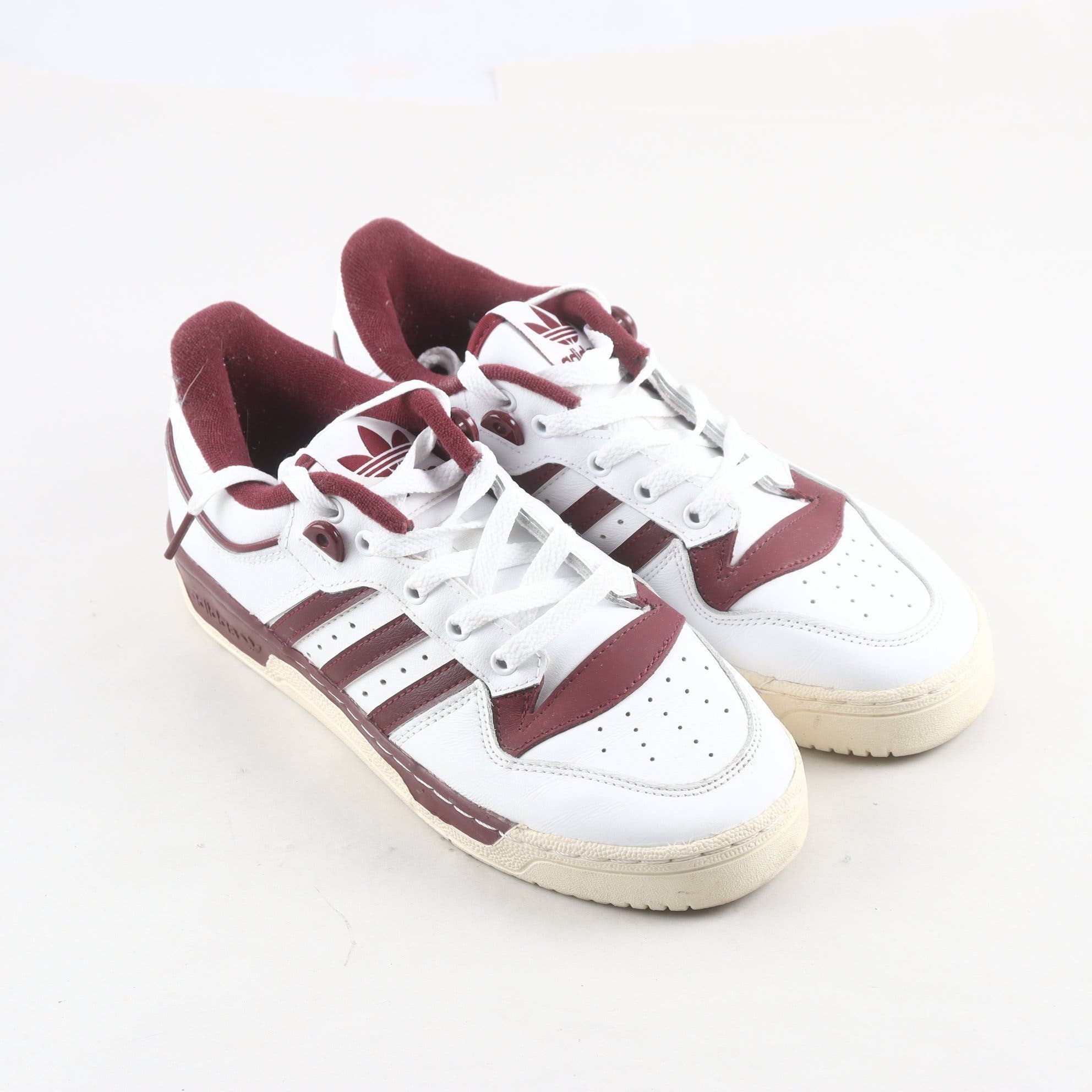 Sneakers, Adidas, vit, vinröd, stl. 39.