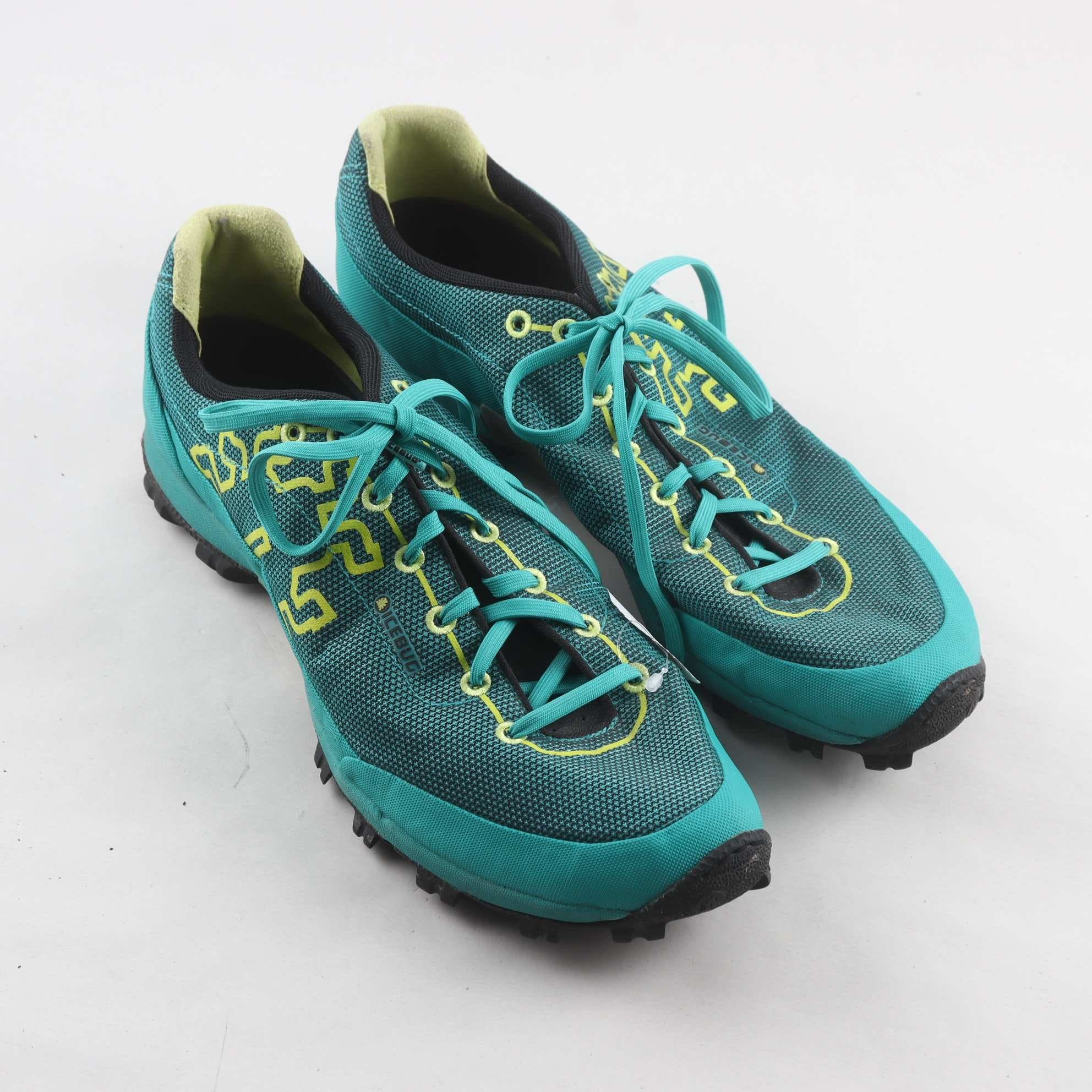 Sneakers. Icebug, turkos, med dobbar, stl. 47