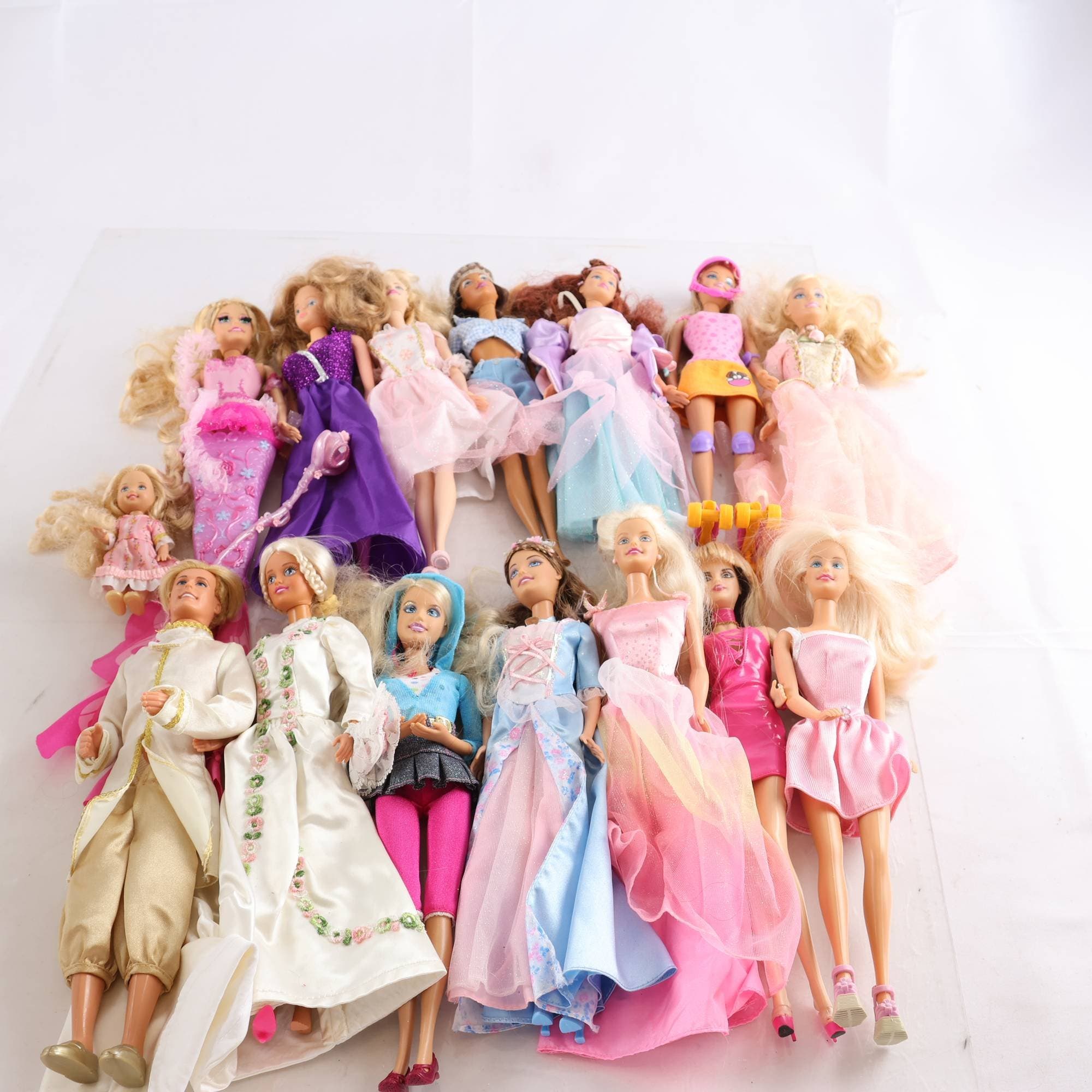 Dockor, Barbie mfl.
