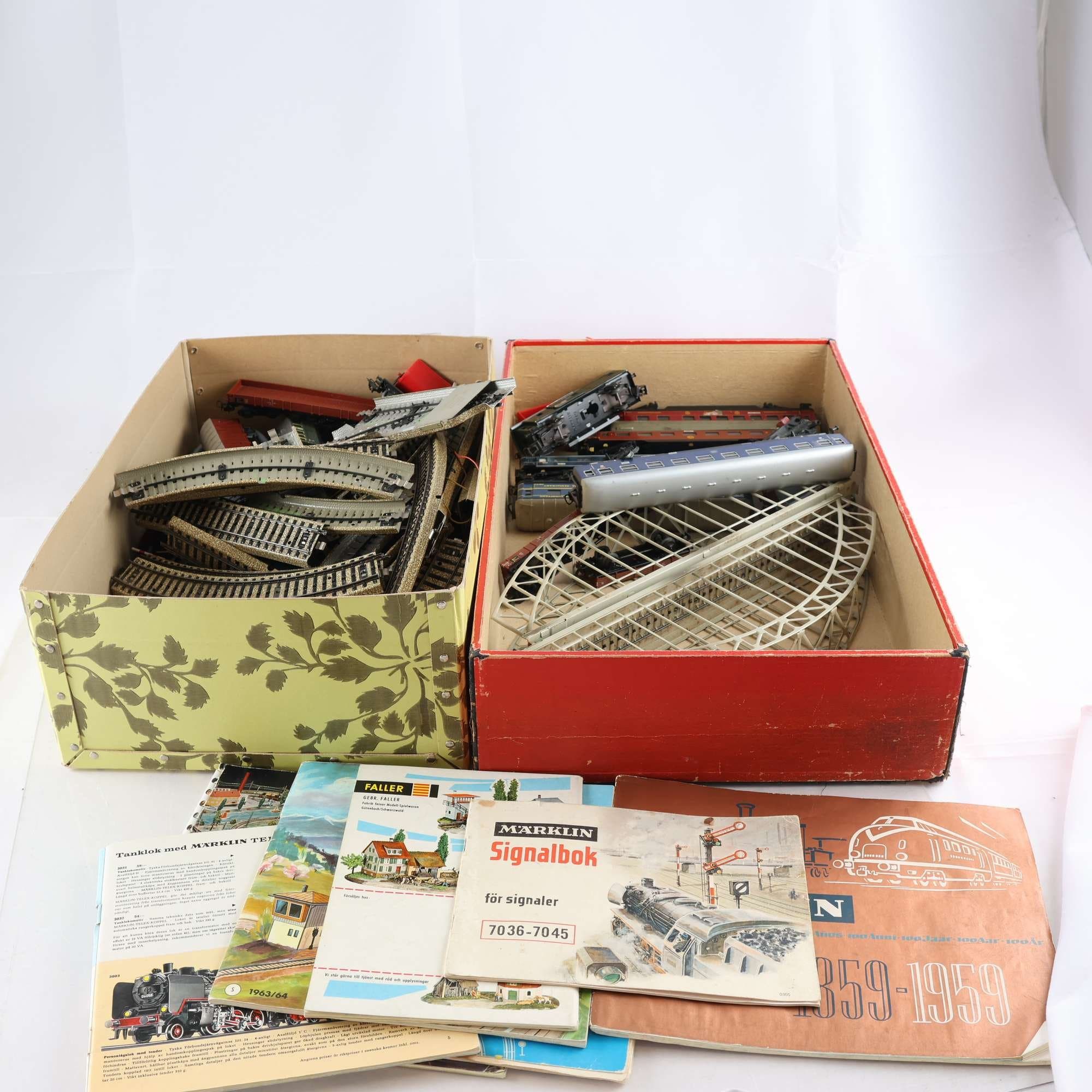 Tågvagnar, Märklin, tillbehör. Endast avhämtning.