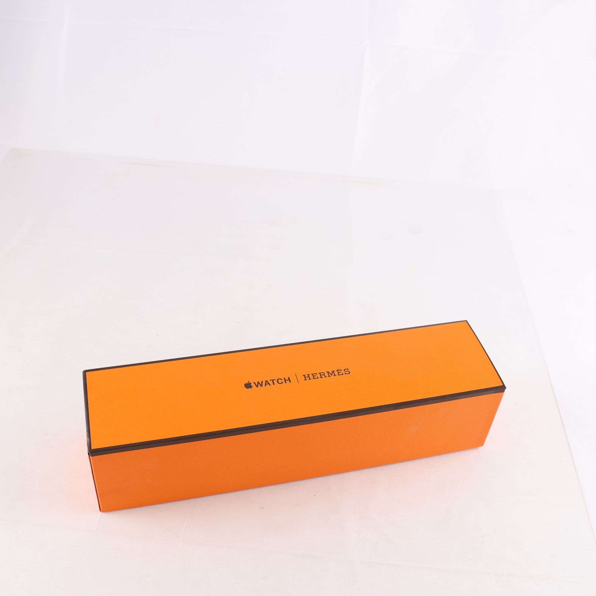Apple watch, serie 4, Hermes. Samfraktas ej.