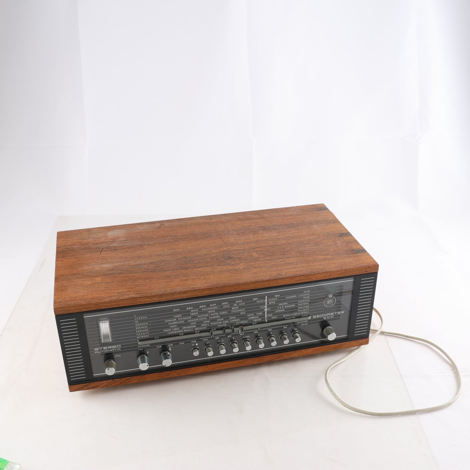 Radio, B&O, Beomaster 900. Defekt repobjekt. Samfraktas ej.