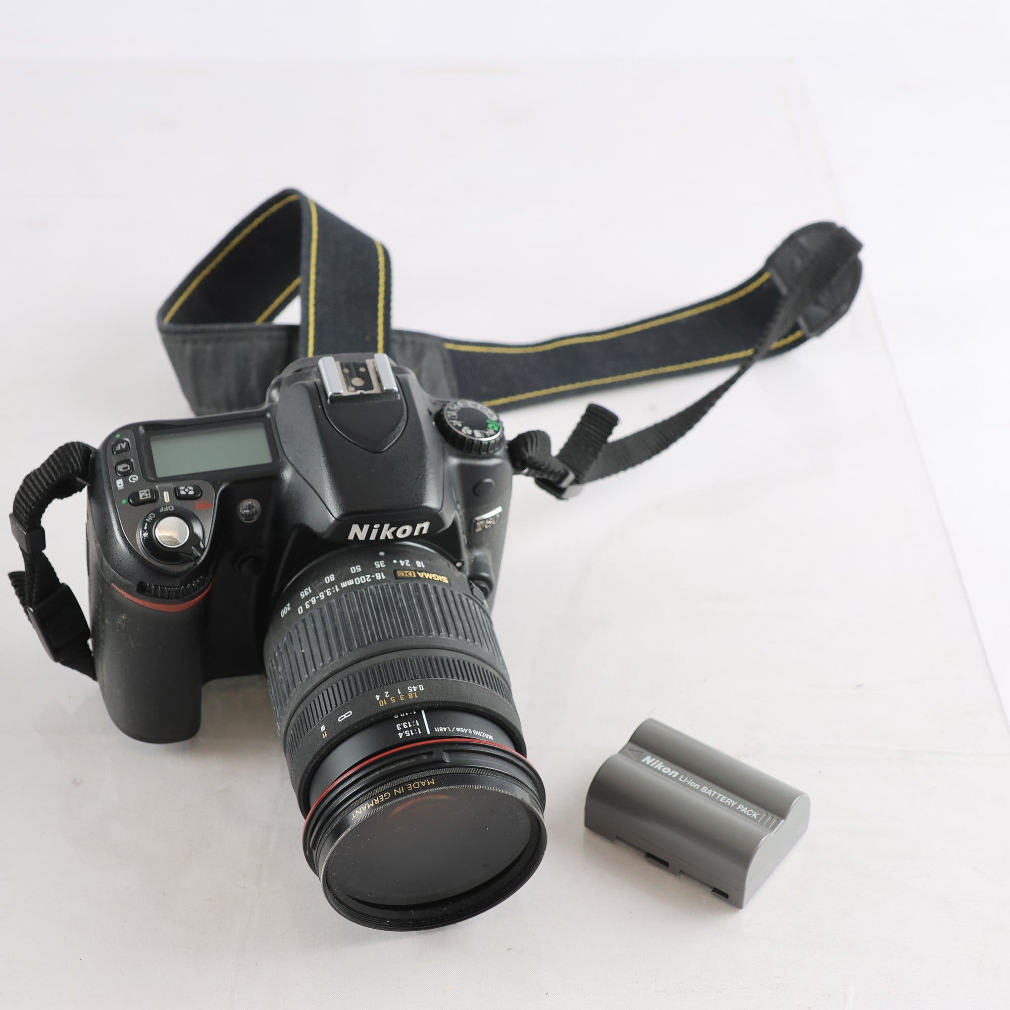 Systemkamera, Nikon D80