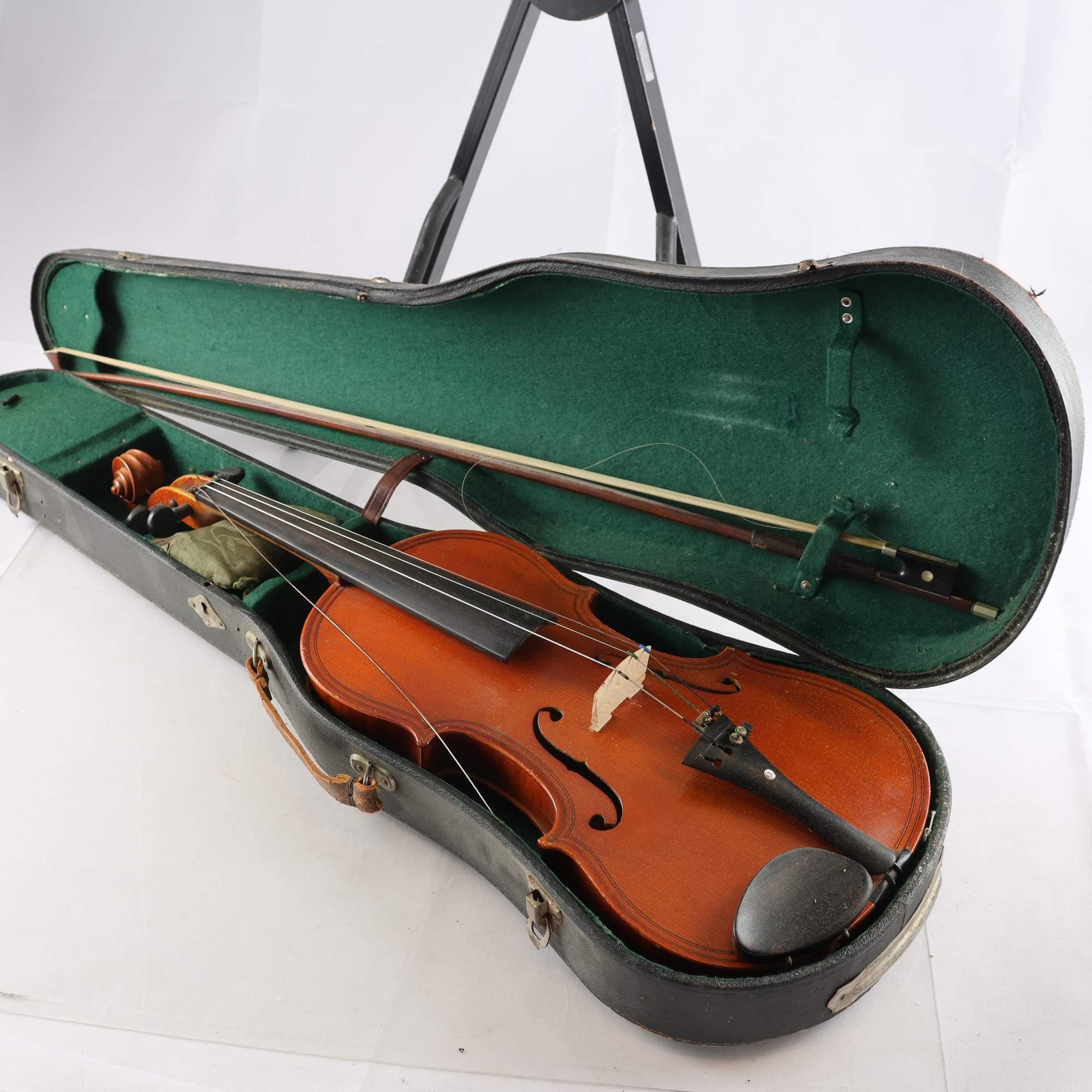 Violin. Repobjekt. Endast avhämtning.