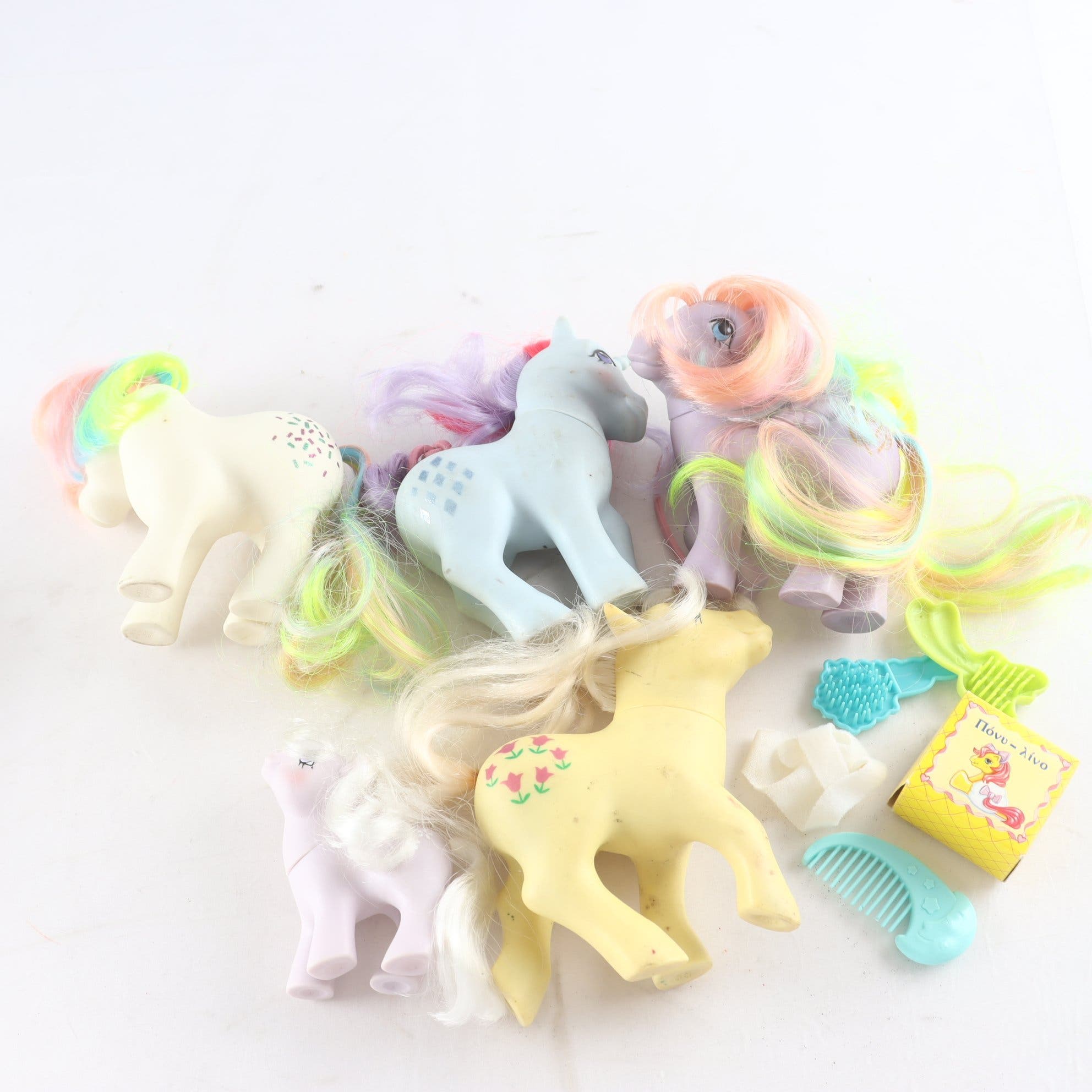Hästar, My little pony, blandat,med tillbehör.