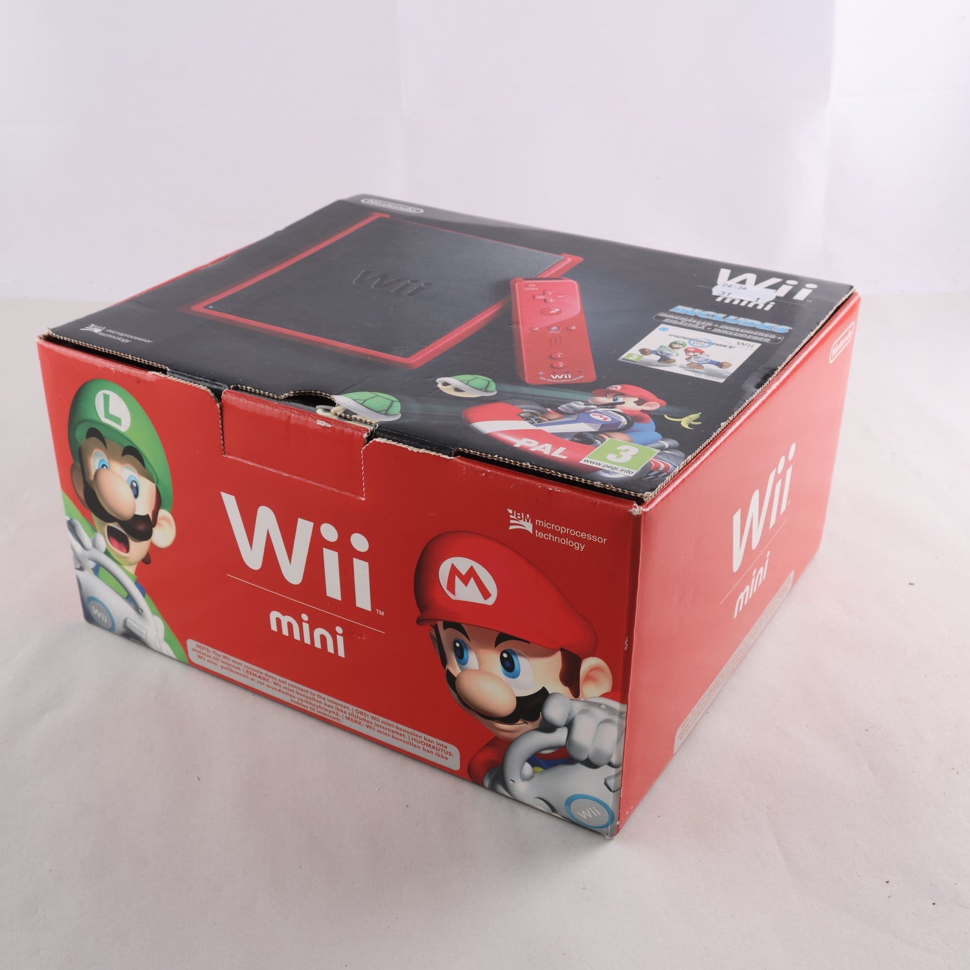 Wii mini, med Mario Kart. Samfraktas ej.