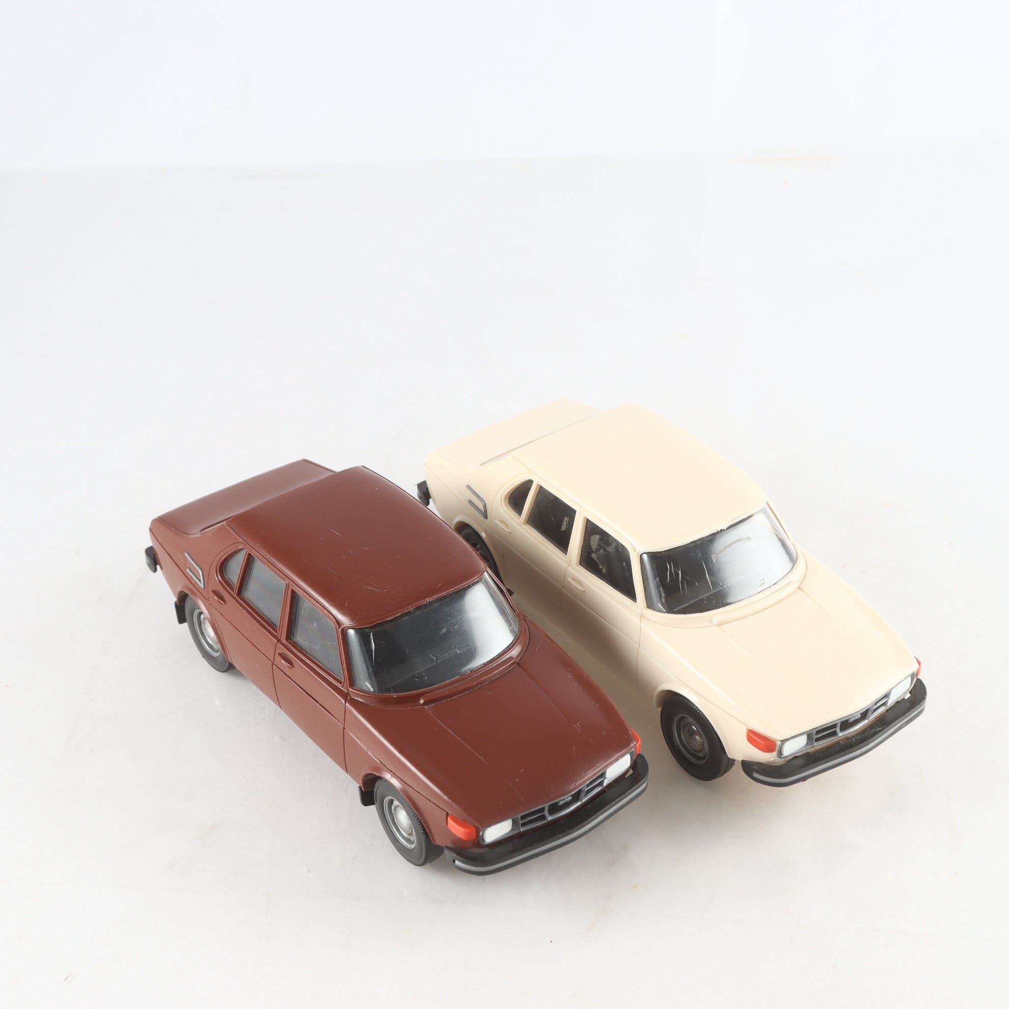 Bilar, Saab 99, 2st,i plast,finland,fr 80 talet.