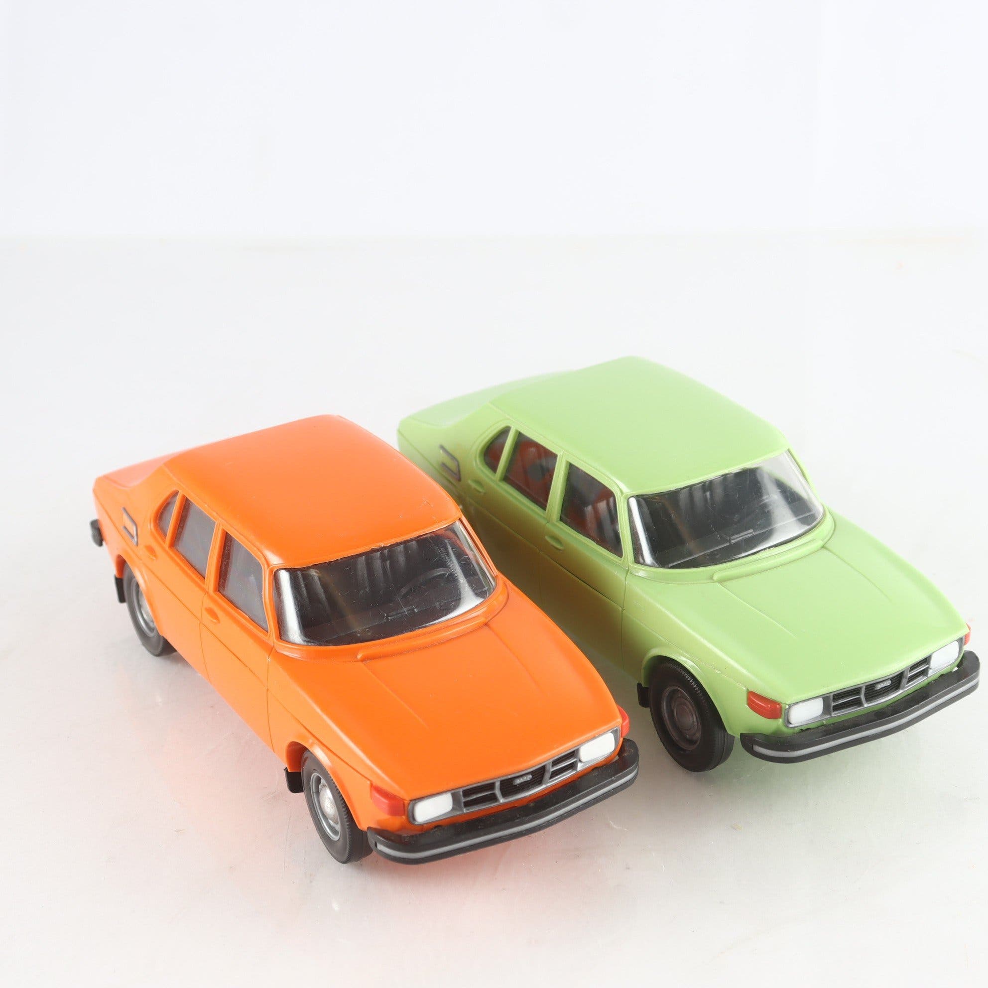 Bilar, Saab 99, 2st,i plast,finland,fr 80 talet.