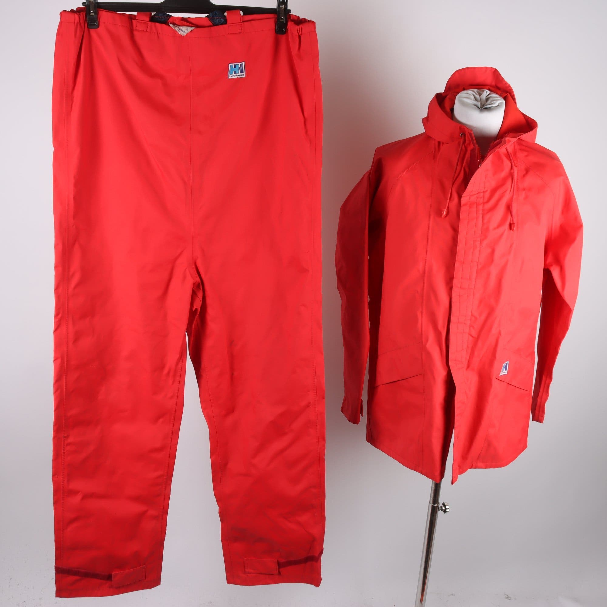 Skalkläder, Helly Hansen, röd, stl. 50-52.