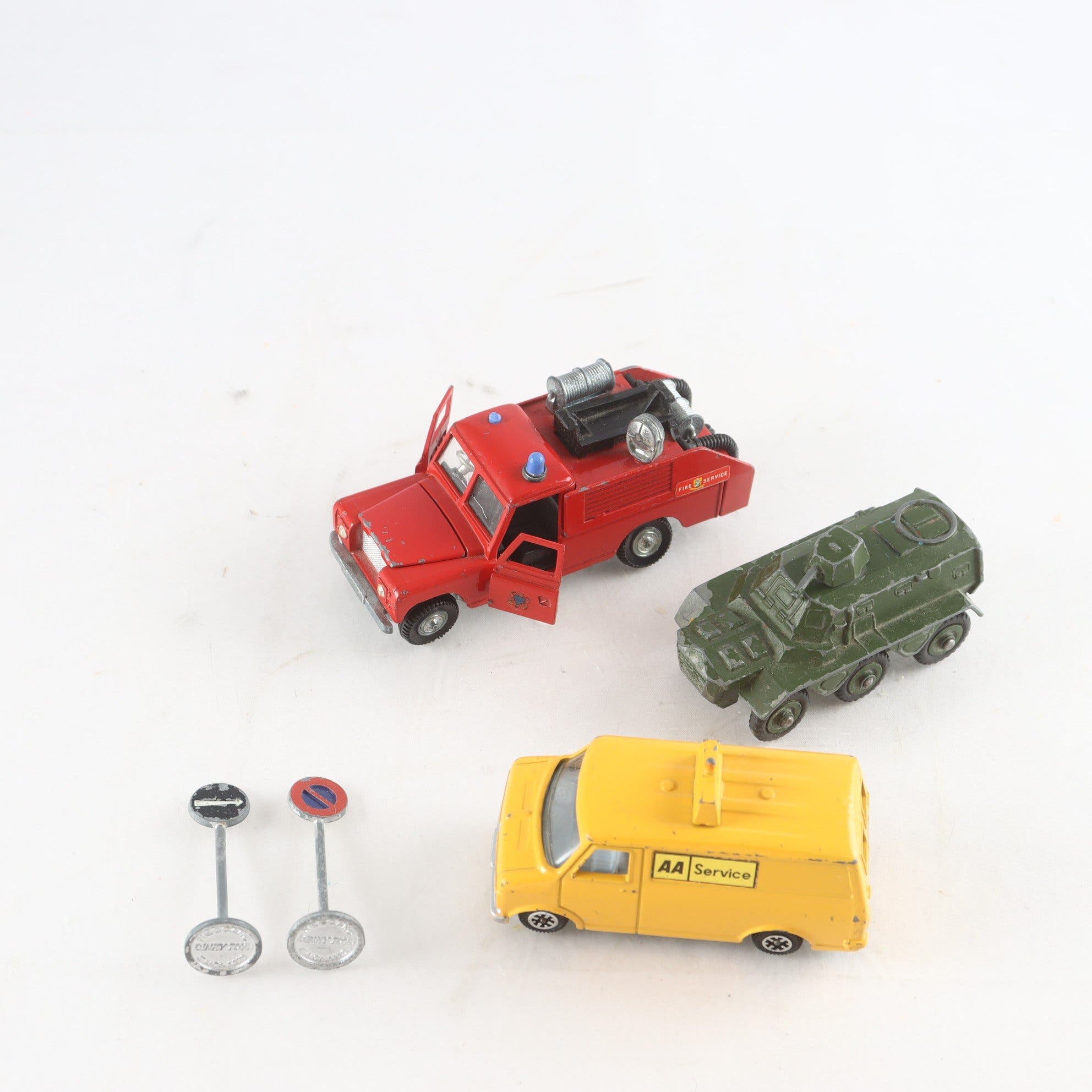 Bilar, Dinky toys, blandat 3st,retro.