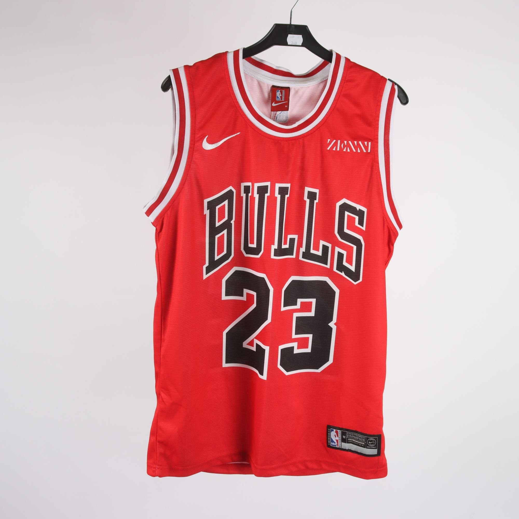 Linne, Nike, NBA, Bulls, Jordan, röd, stl. M.