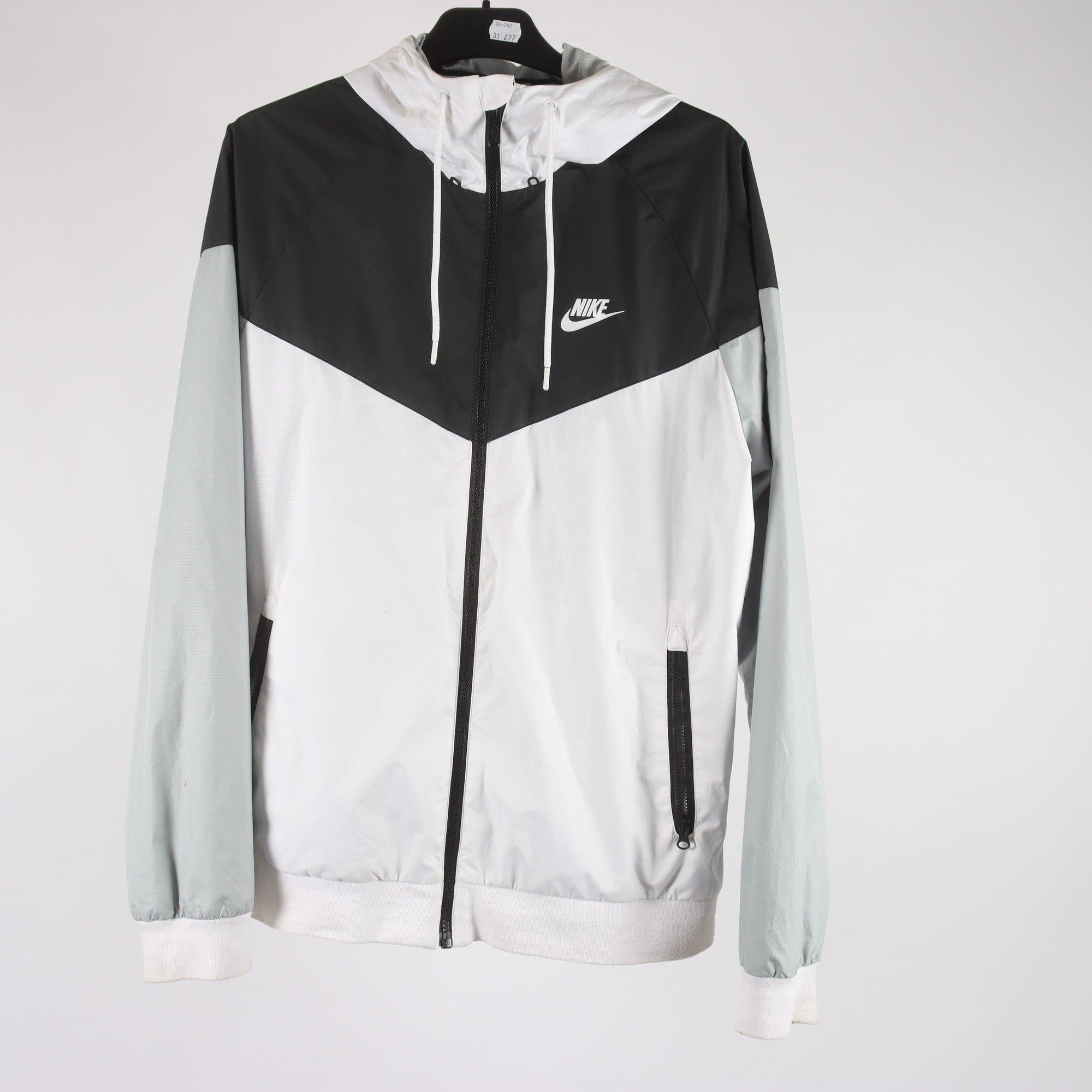 Jacka, Nike, stl. M
