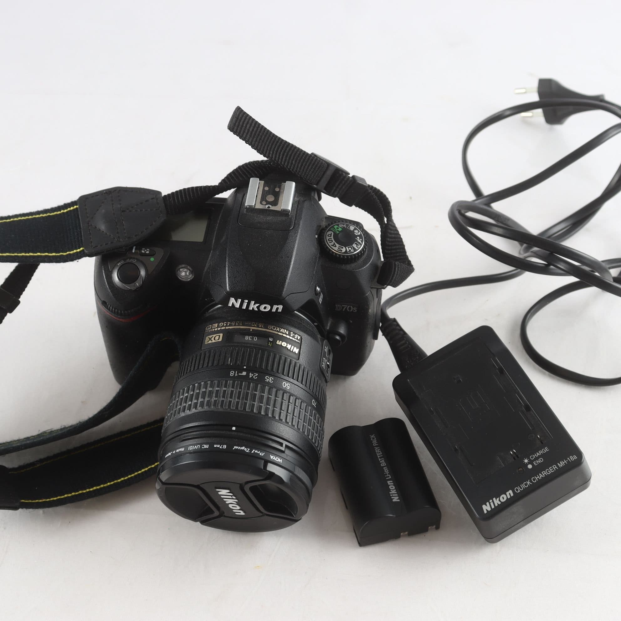 Systemkamera,Nikon D70s med objektiv