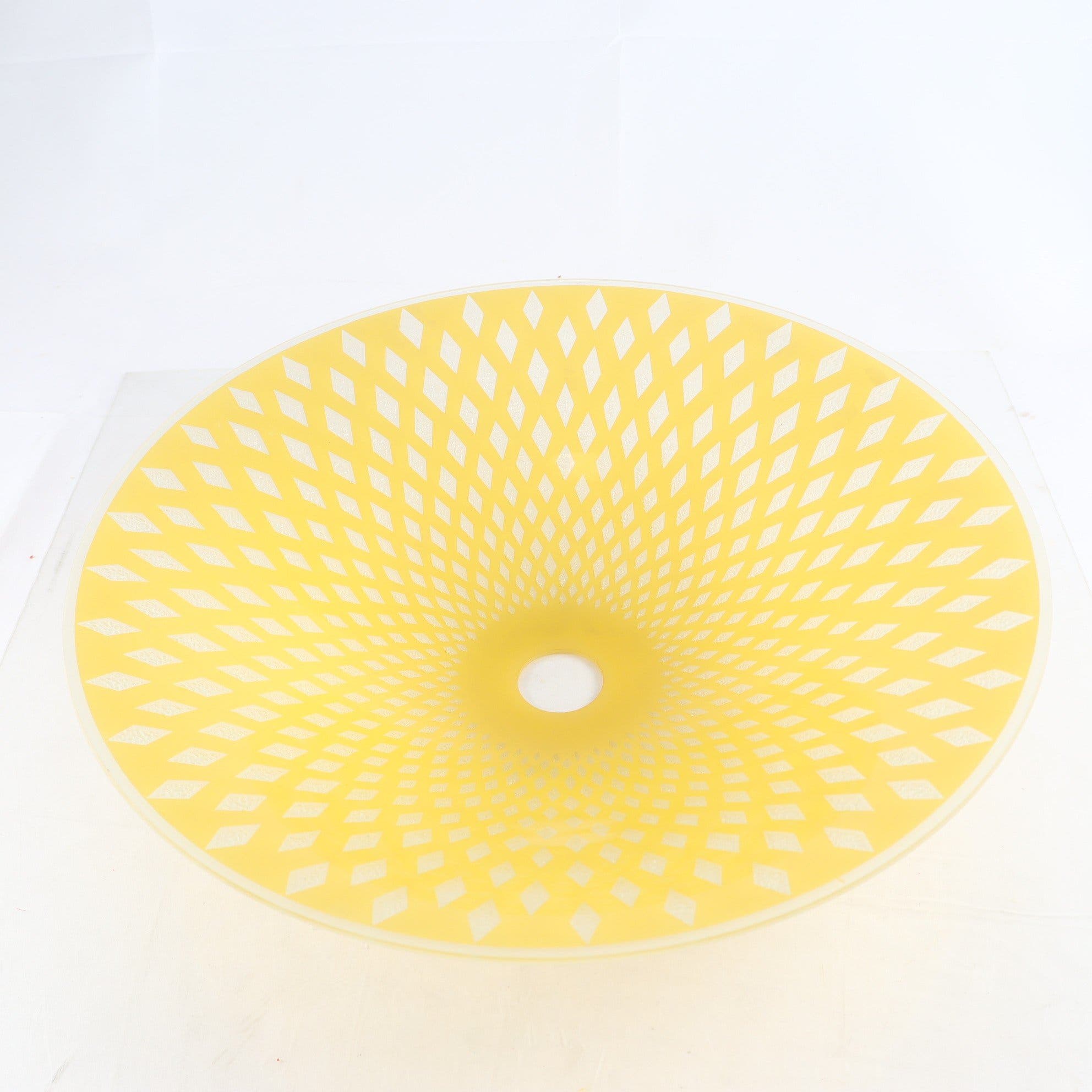 Lampskärm, glas, vintage. Endast avhämtning.
