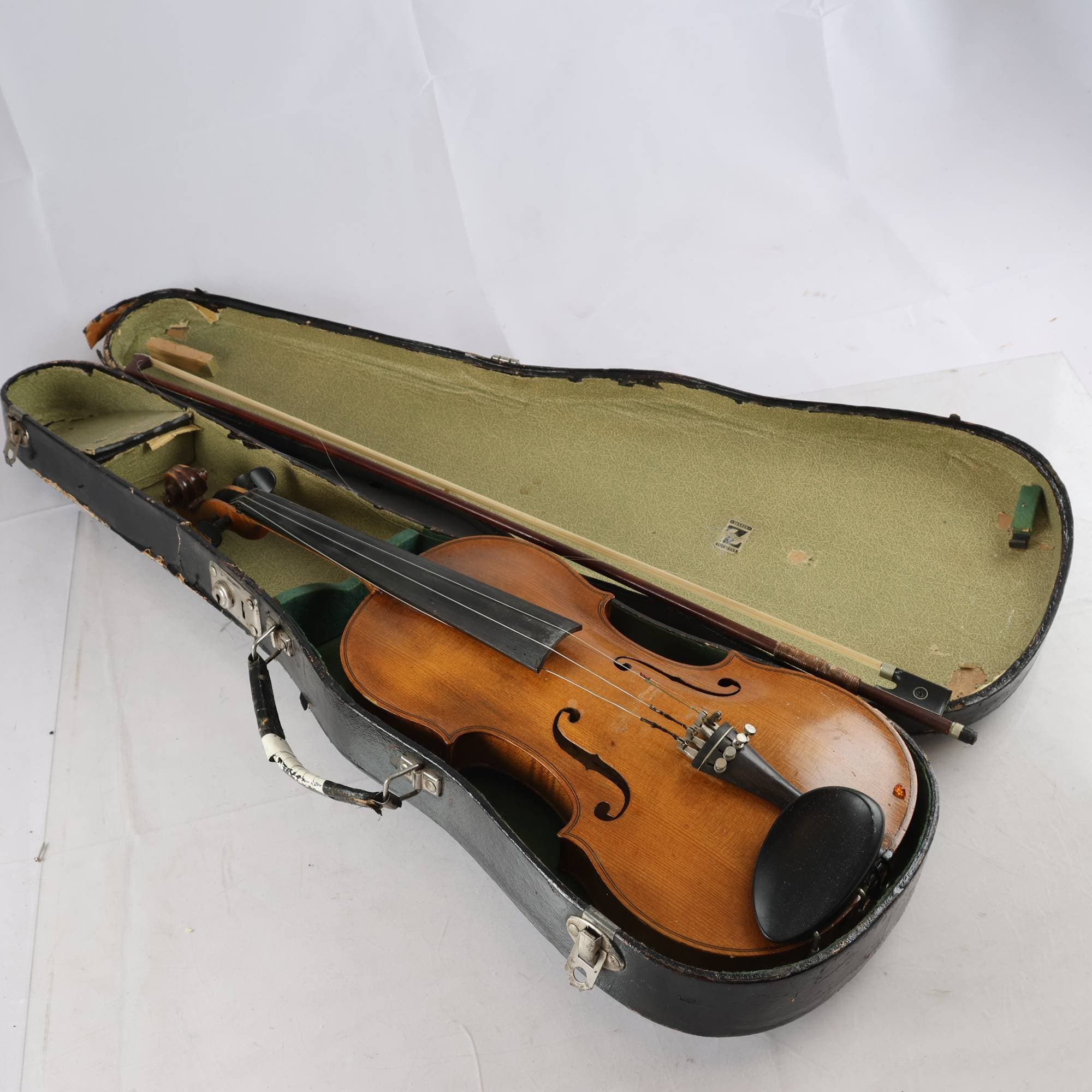 Violin. Endast avhämtning.