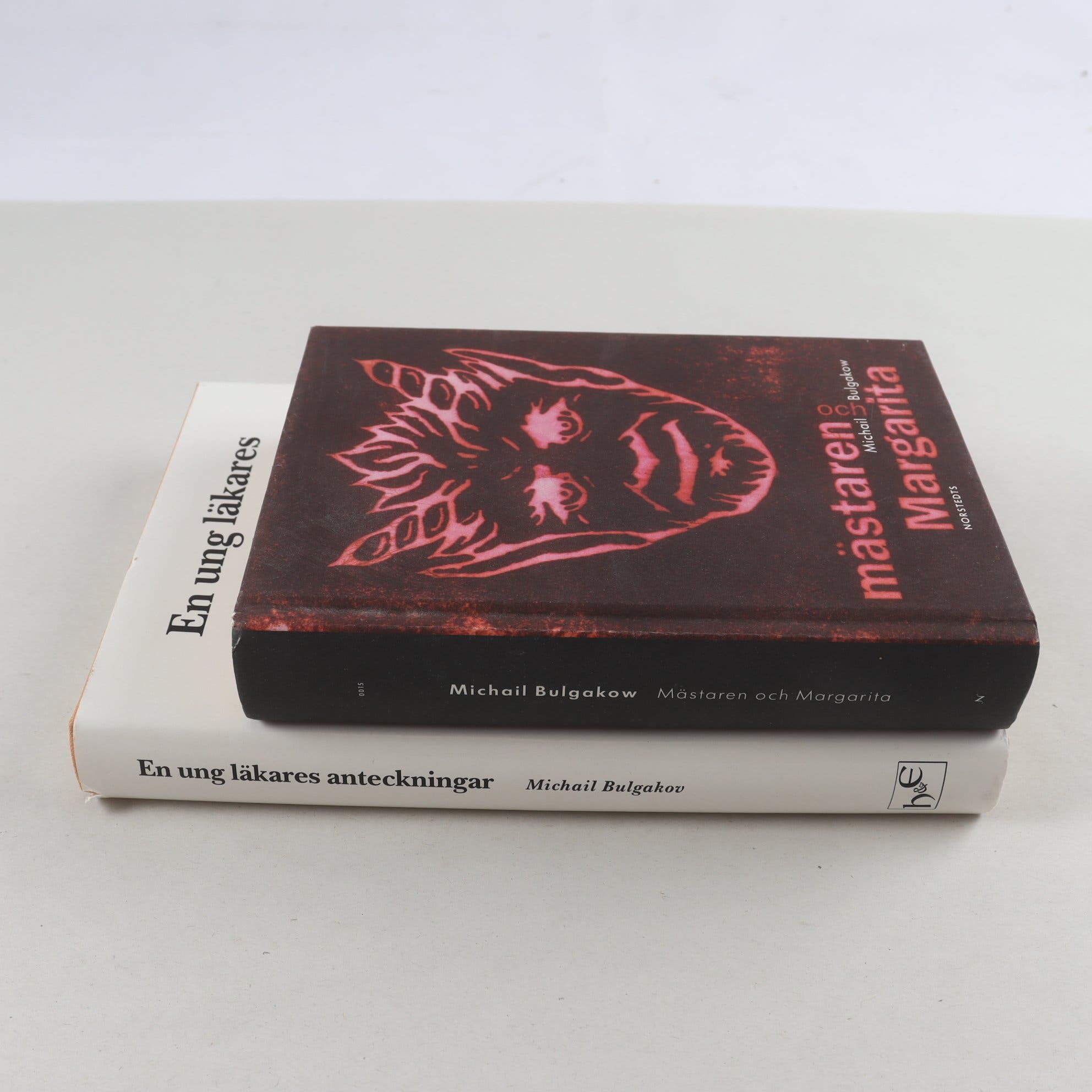 Michail Bulgakov, Mästaren och Margarita + En ung läkares anteckningar
